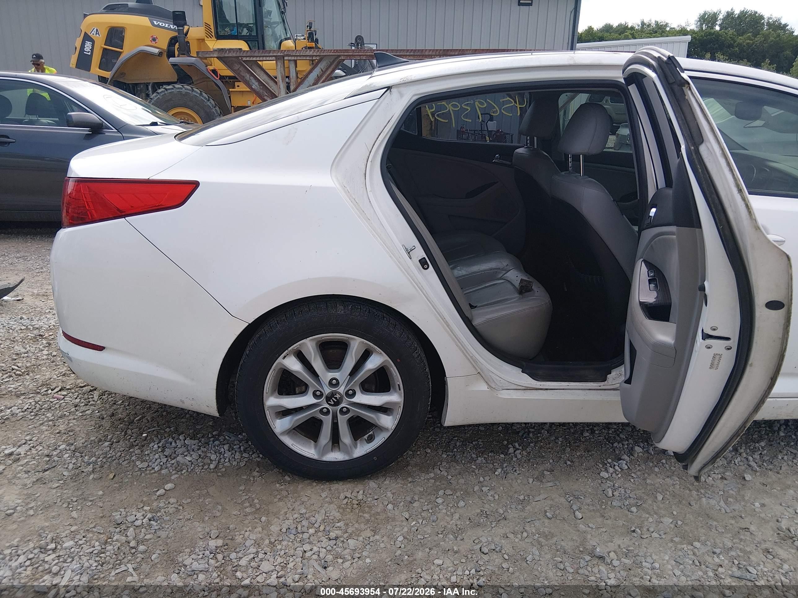 2011 Kia Optima Ex White vin: KNAGN4A77B5058466
