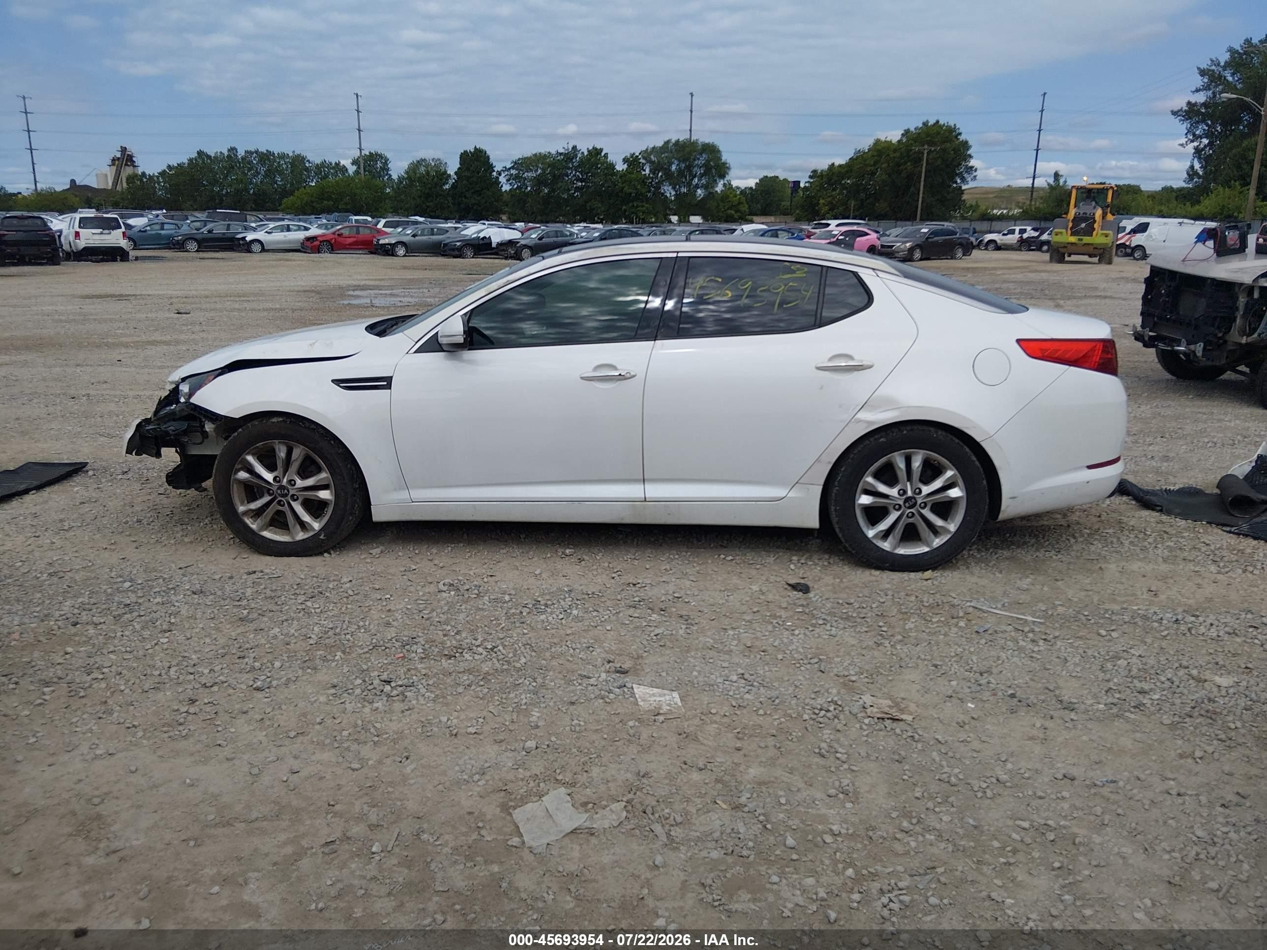 2011 Kia Optima Ex White vin: KNAGN4A77B5058466