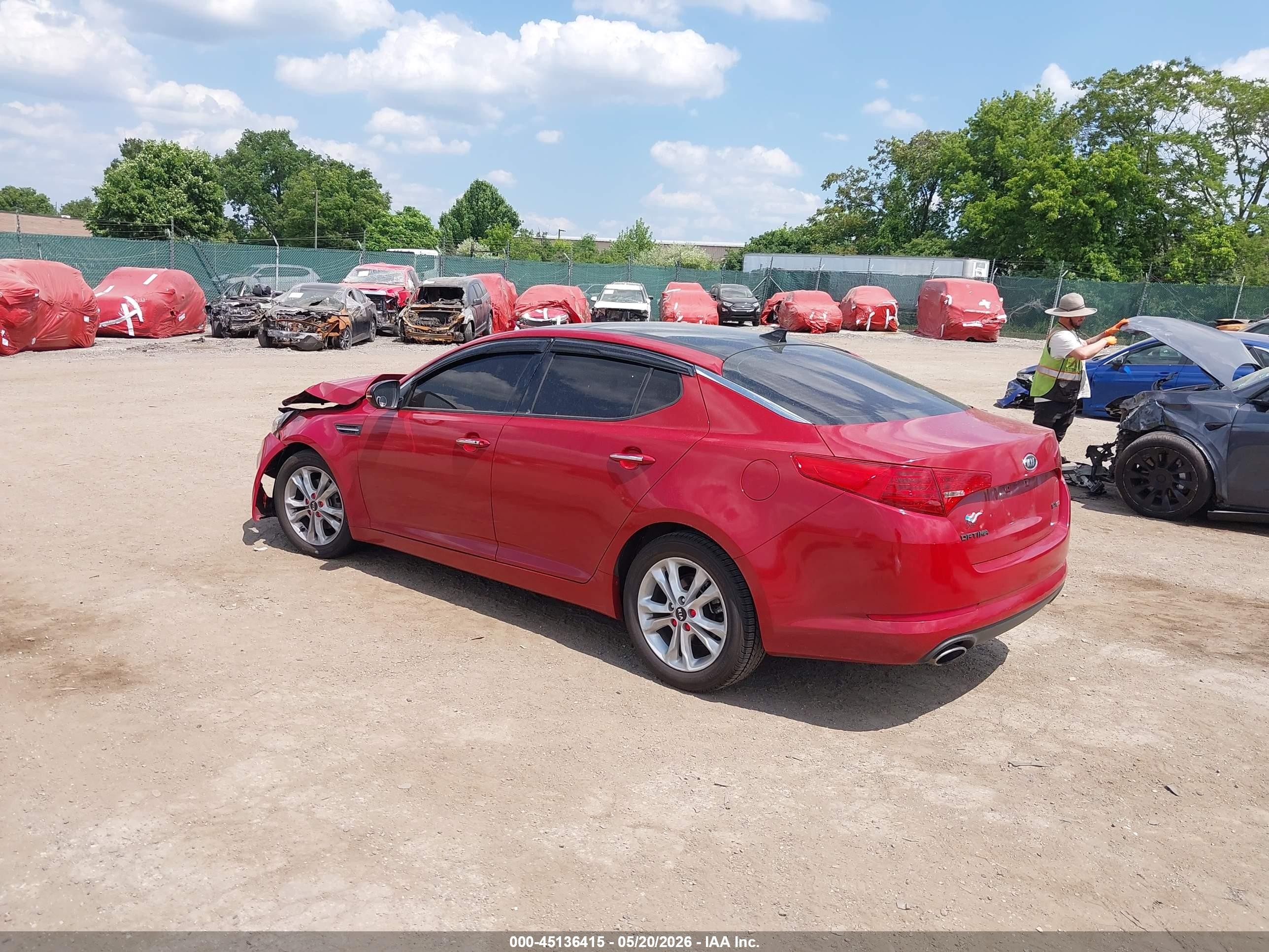 2011 Kia Optima Ex Red vin: KNAGN4A78B5062011