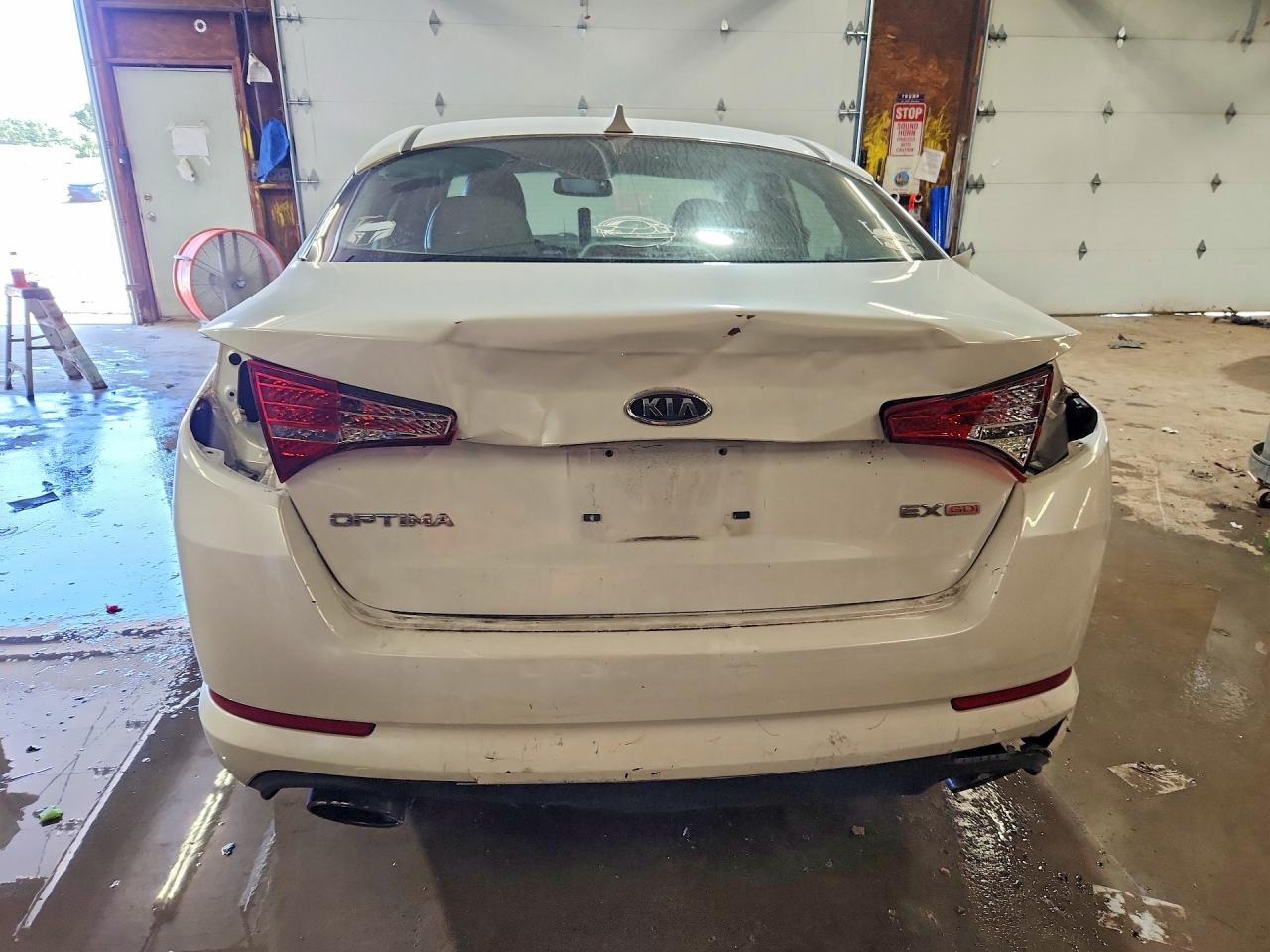 2011 Kia Optima Ex White vin: KNAGN4A79B5082834
