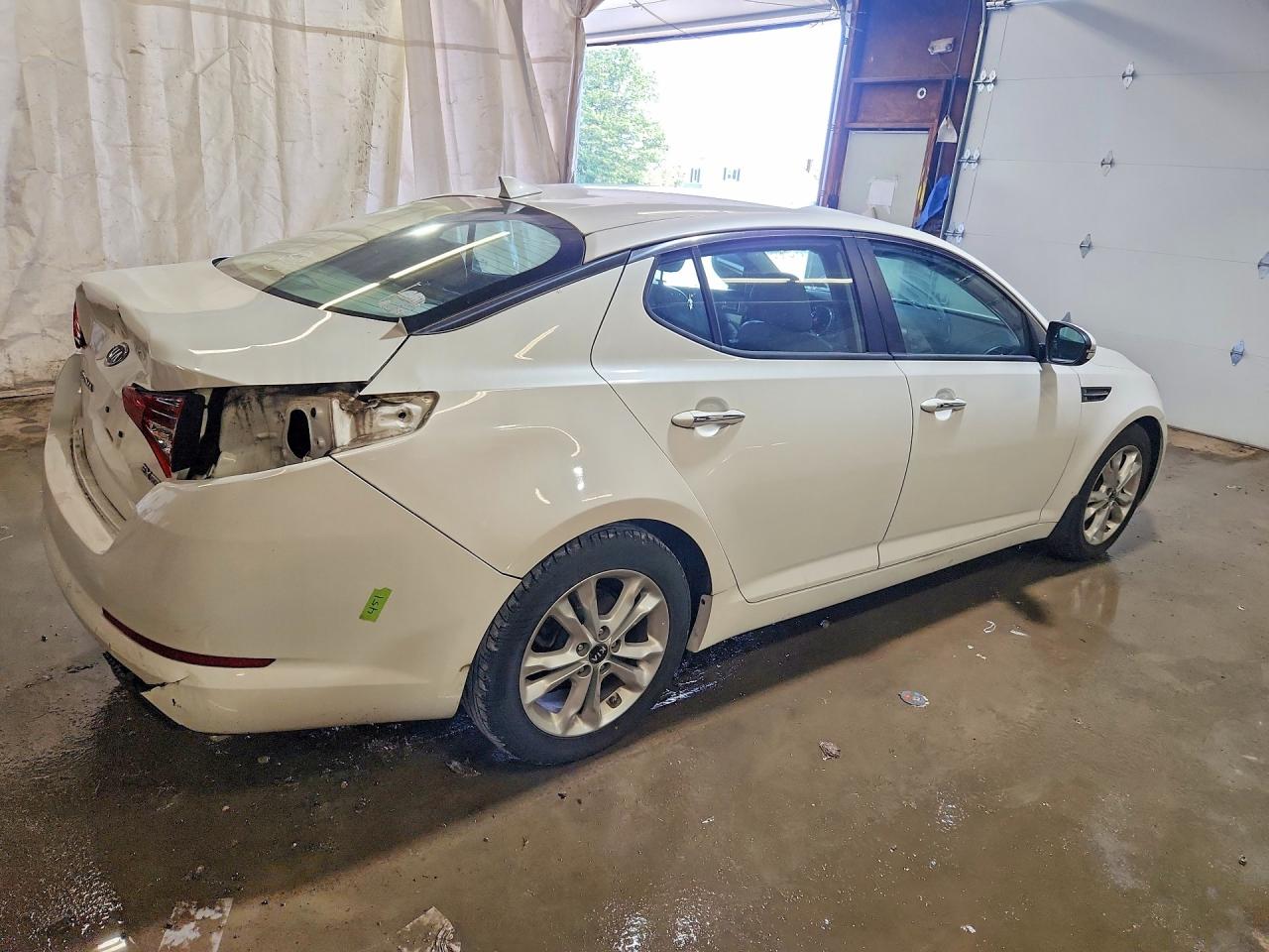 2011 Kia Optima Ex White vin: KNAGN4A79B5082834
