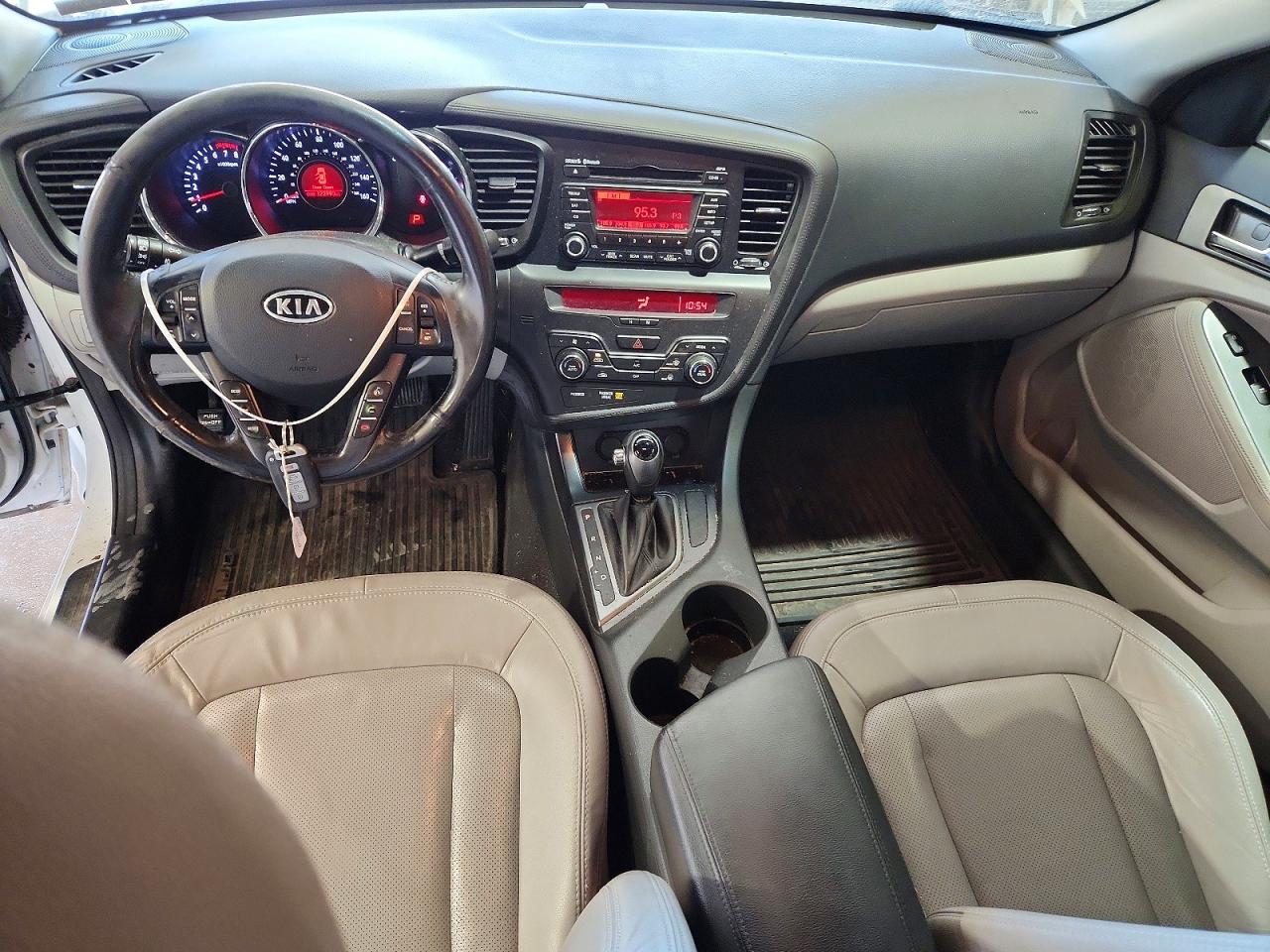 2011 Kia Optima Ex White vin: KNAGN4A79B5082834
