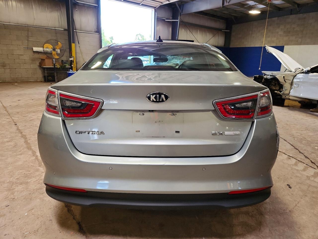 2014 Kia Optima Hybrid Silver vin: KNAGN4AD0E5074356
