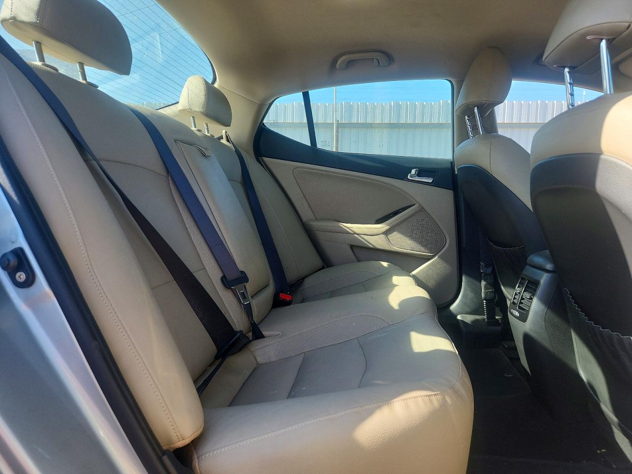 2015 Kia Optima Hybrid Silver vin: KNAGN4AD8F5080052
