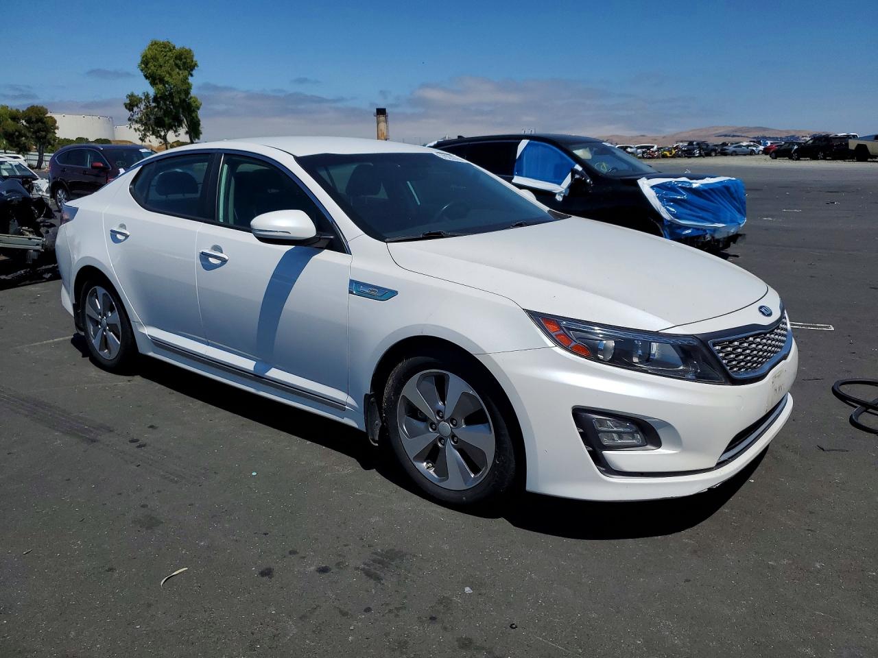 2015 Kia Optima Hybrid White vin: KNAGN4ADXF5083082
