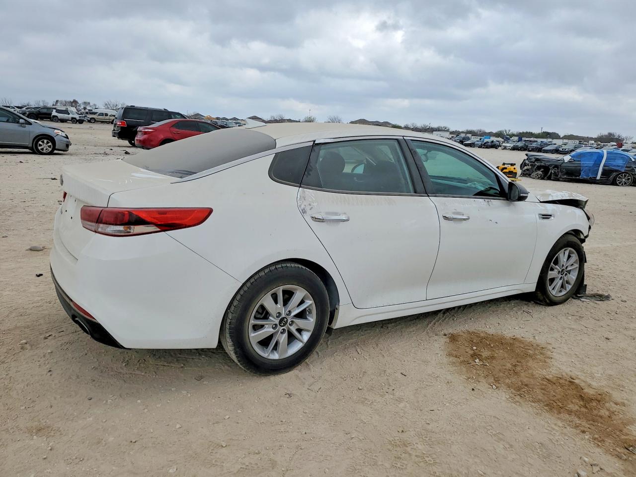 2016 Kia Optima Lx White vin: KNAGT4L34G5103242