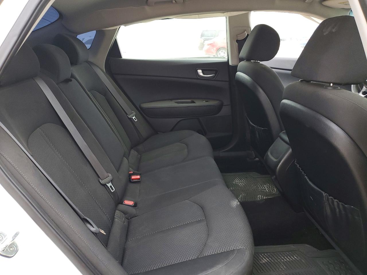 2016 Kia Optima Lx White vin: KNAGT4L34G5103242