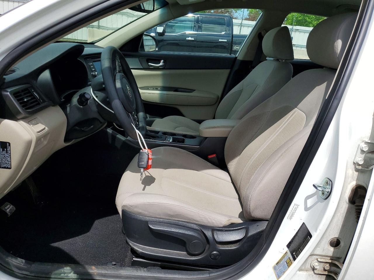 2016 Kia Optima Lx White vin: KNAGT4L35G5098455