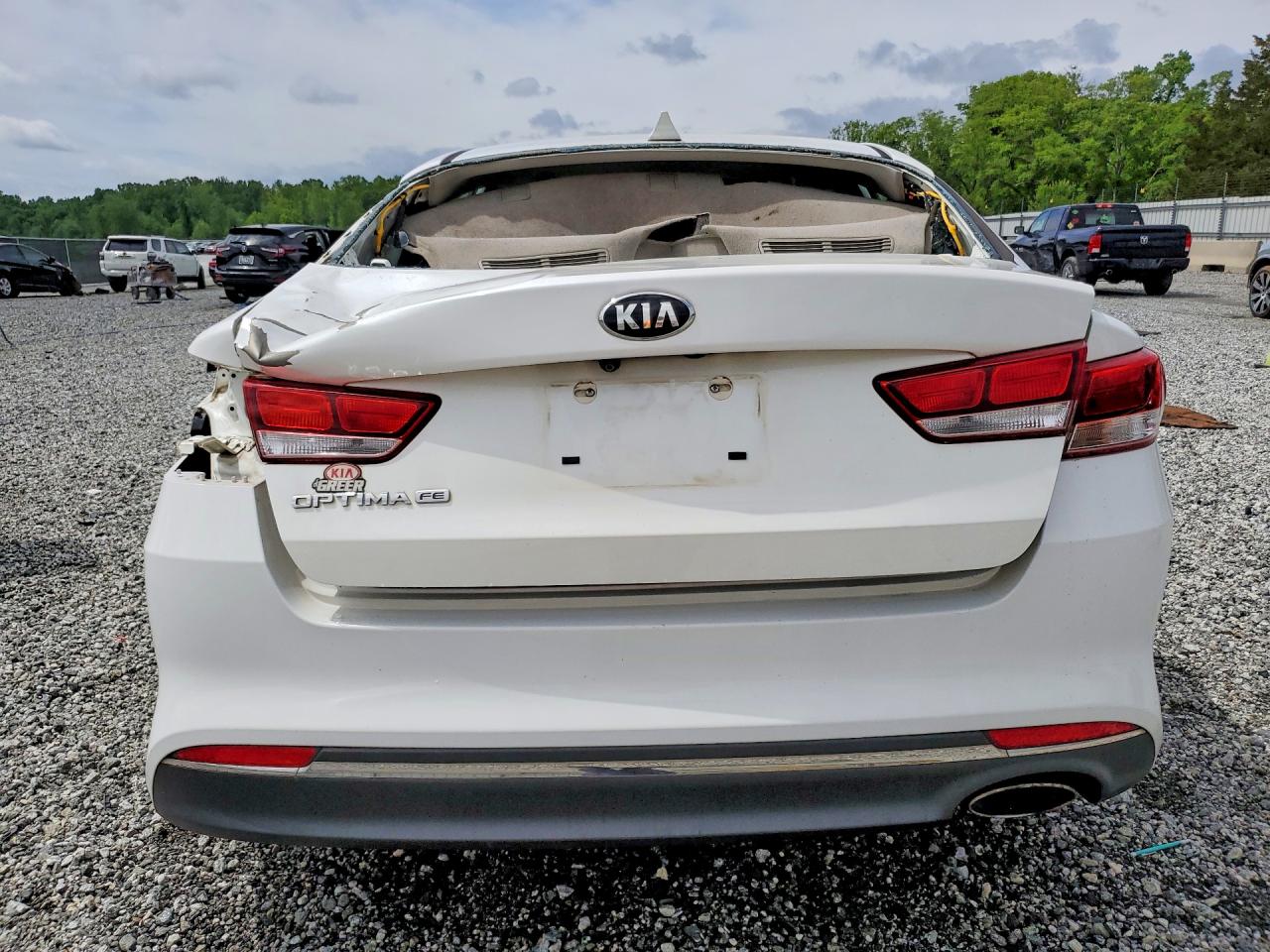 2016 Kia Optima Lx White vin: KNAGT4L35G5098455