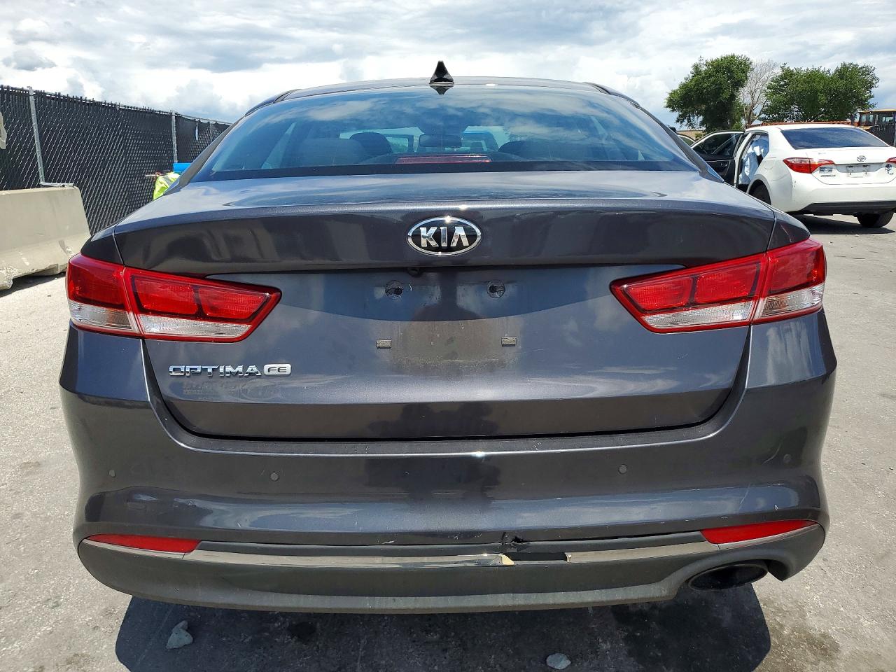 2018 Kia Optima Lx Серый vin: KNAGT4L35J5212106
