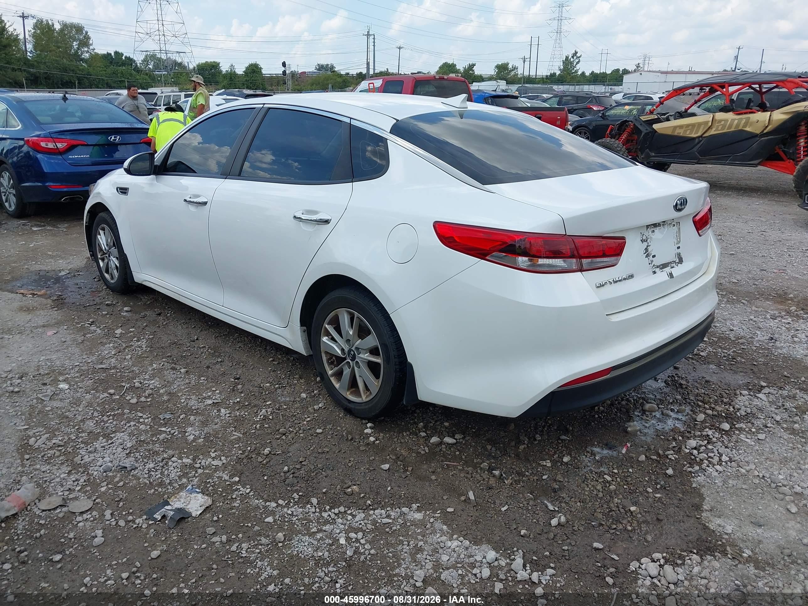 2016 Kia Optima Lx White vin: KNAGT4L36G5070647
