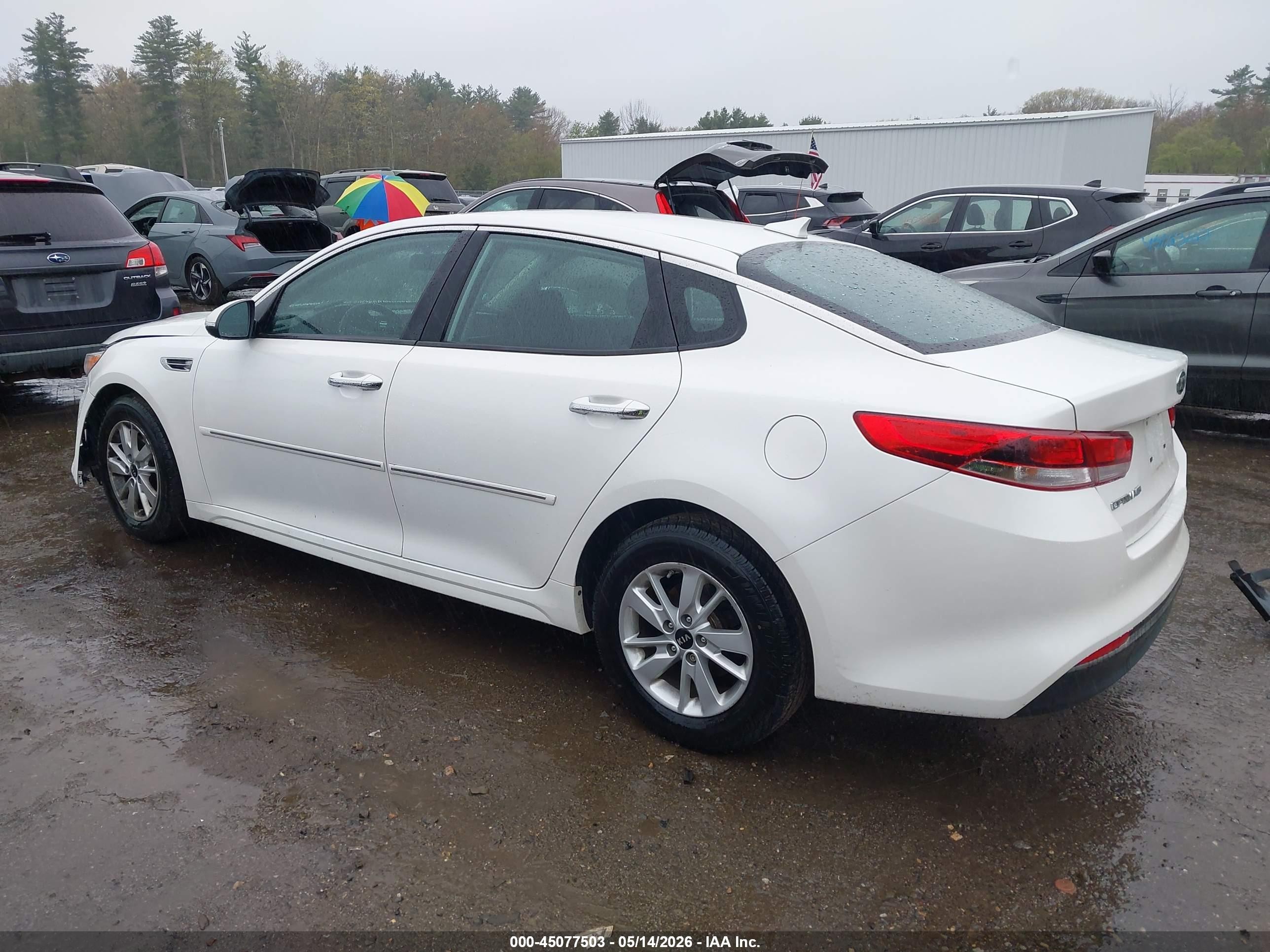 2017 Kia Optima Lx White vin: KNAGT4L39H5147772