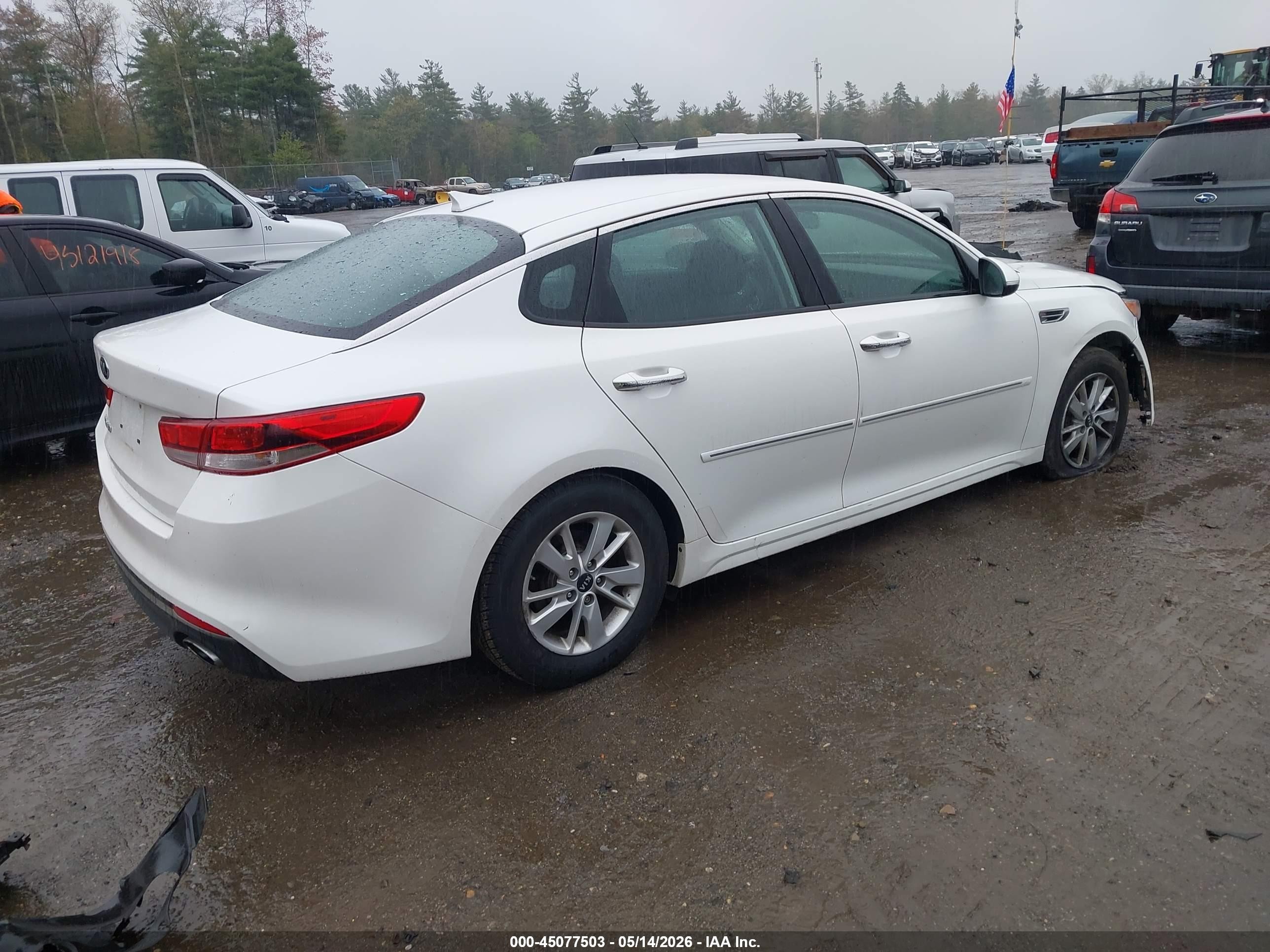 2017 Kia Optima Lx White vin: KNAGT4L39H5147772