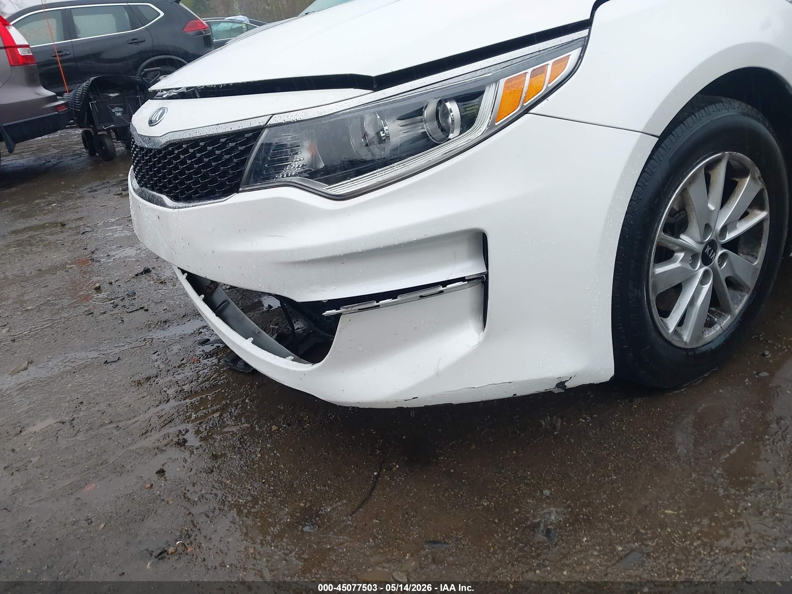 2017 Kia Optima Lx White vin: KNAGT4L39H5147772
