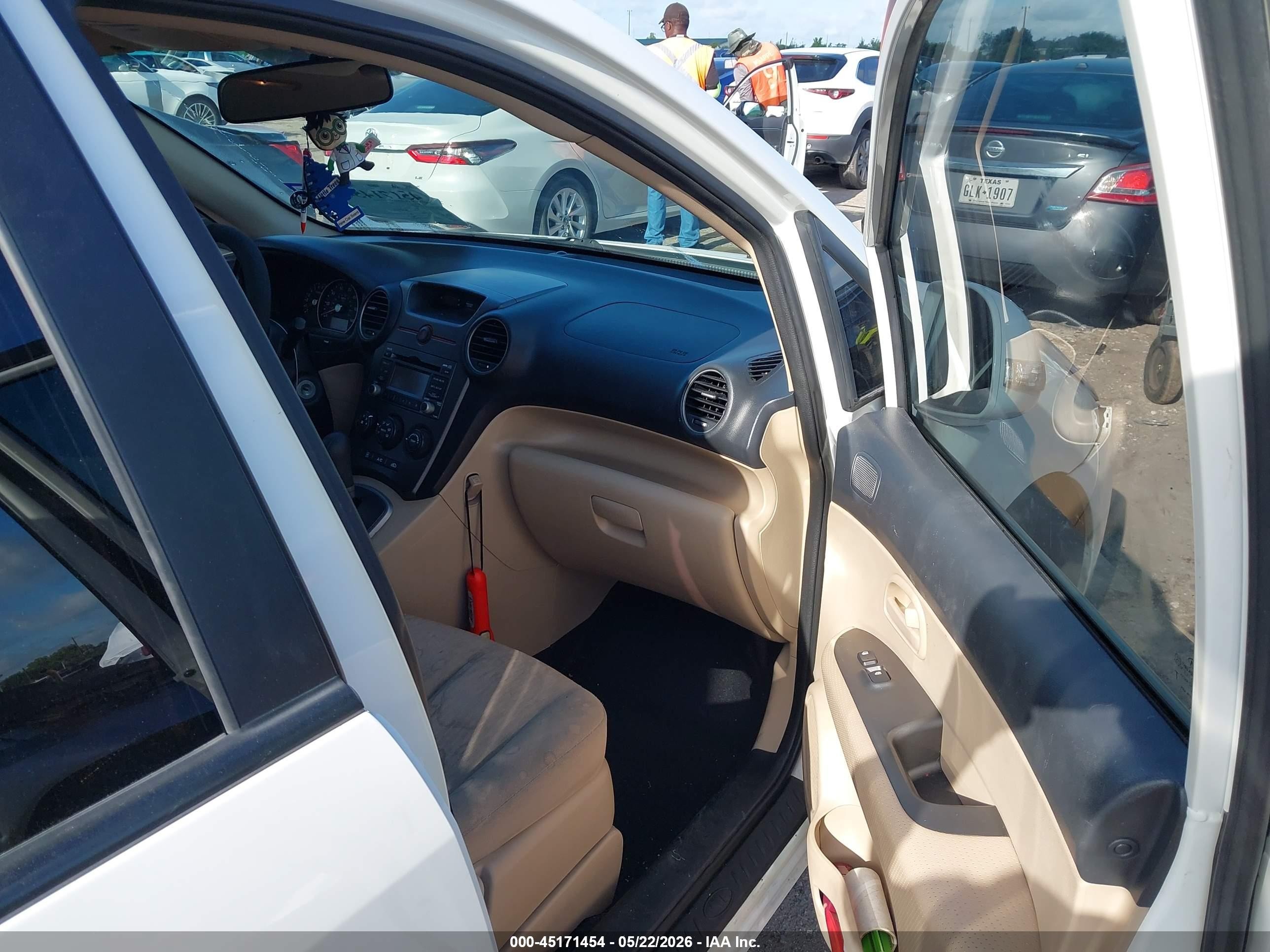 2010 Kia Rondo Lx White vin: KNAHG8C96A7308884