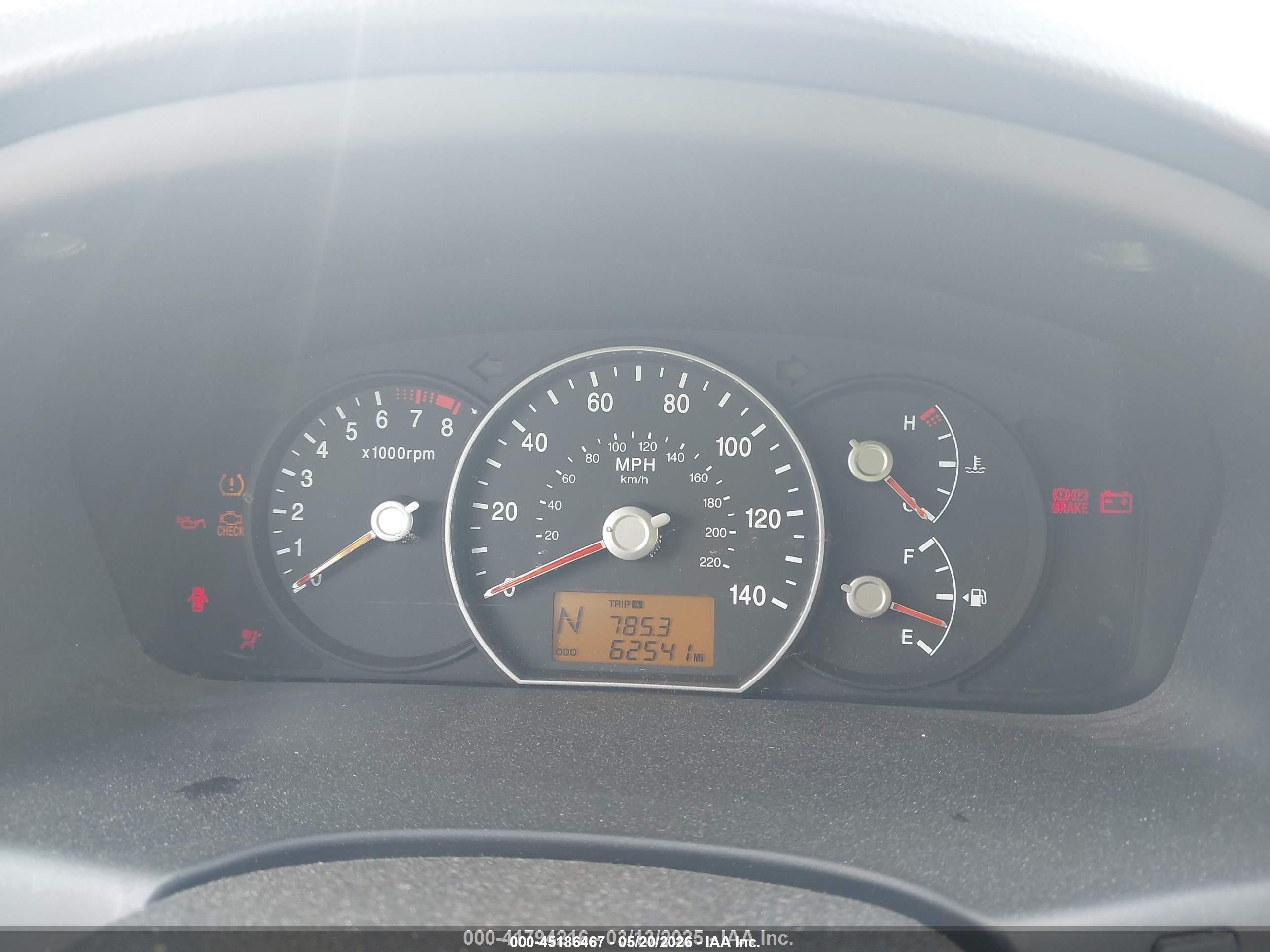 2010 Kia Rondo Lx Белый vin: KNAHG8C98A7302651