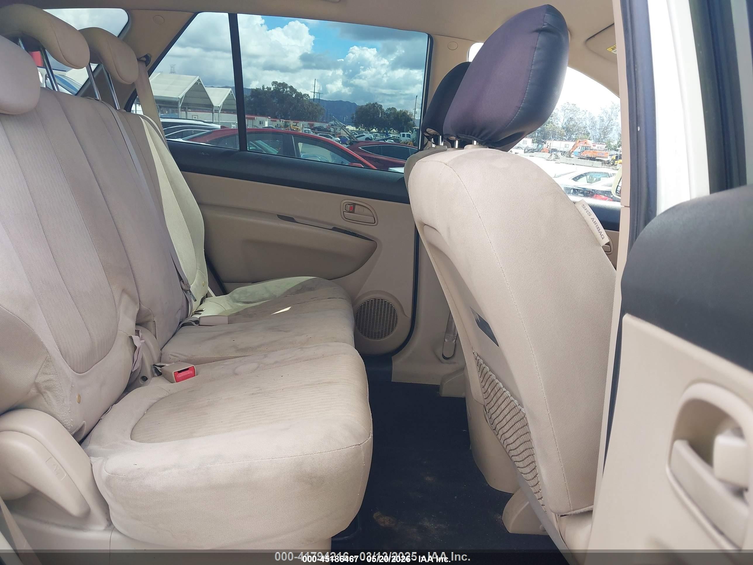 2010 Kia Rondo Lx Белый vin: KNAHG8C98A7302651