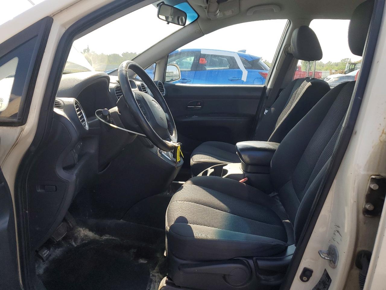 2012 Kia Rondo Cream vin: KNAHH8A65C7408564