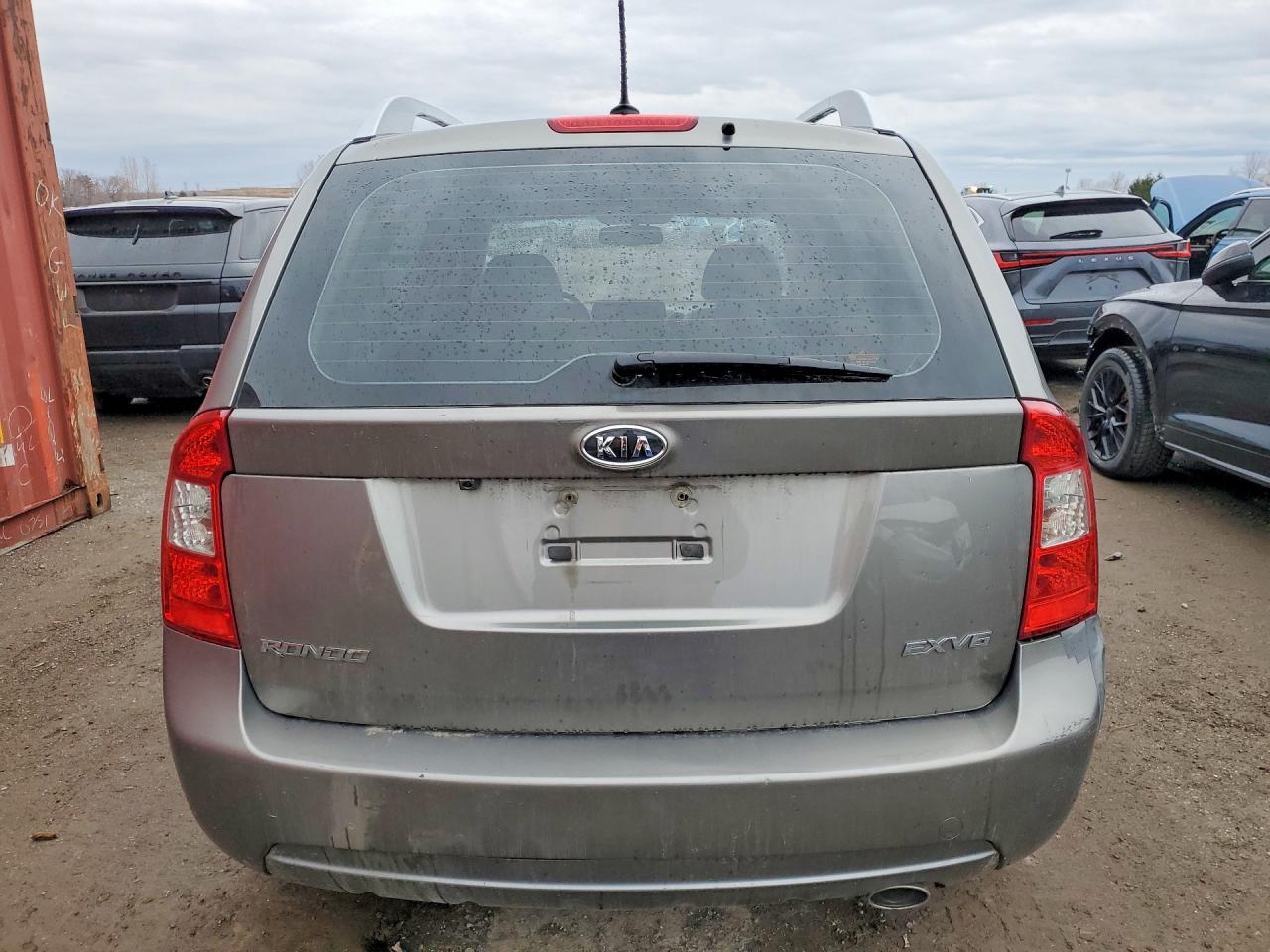 2011 Kia Rondo Серебряный vin: KNAHH8C60B7360130