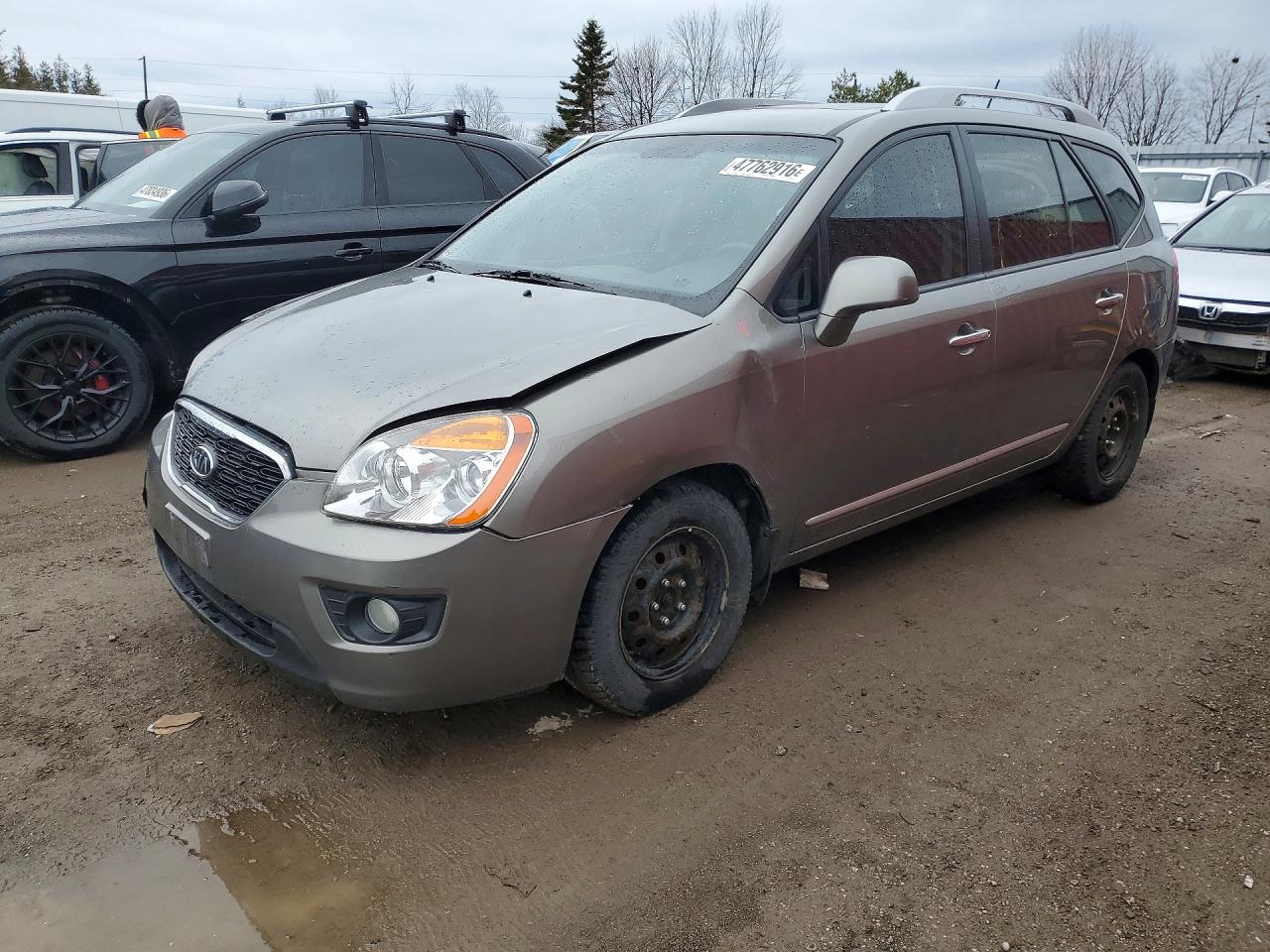 2011 Kia Rondo Silver vin: KNAHH8C60B7360130