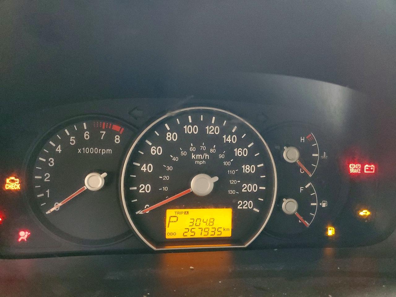 2011 Kia Rondo Коричневый vin: KNAHH8C61B7343854