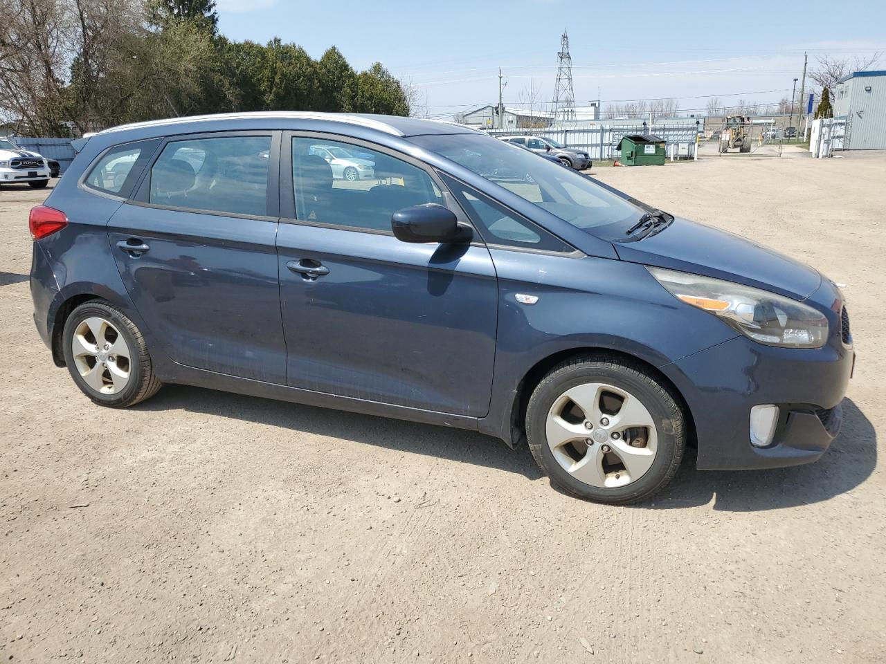 2016 Kia Rondo  Синий vin: KNAHT8A31G7126626