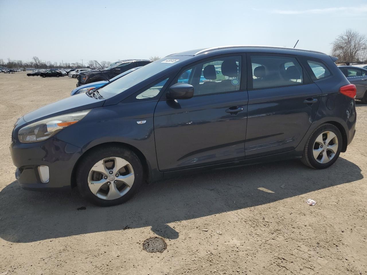 2016 Kia Rondo  Blue vin: KNAHT8A31G7126626