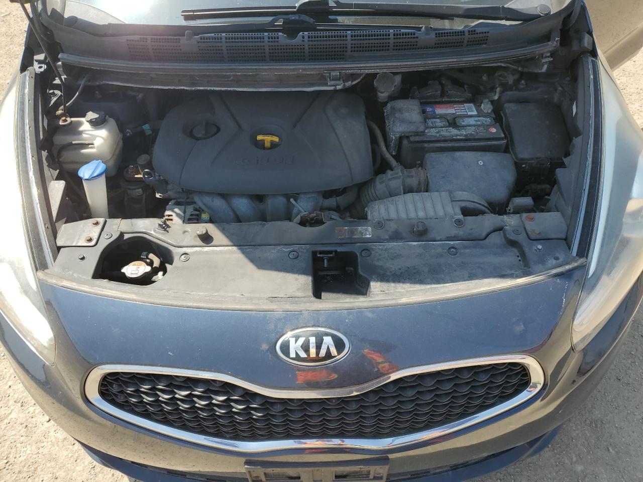 2016 Kia Rondo  Синий vin: KNAHT8A31G7126626