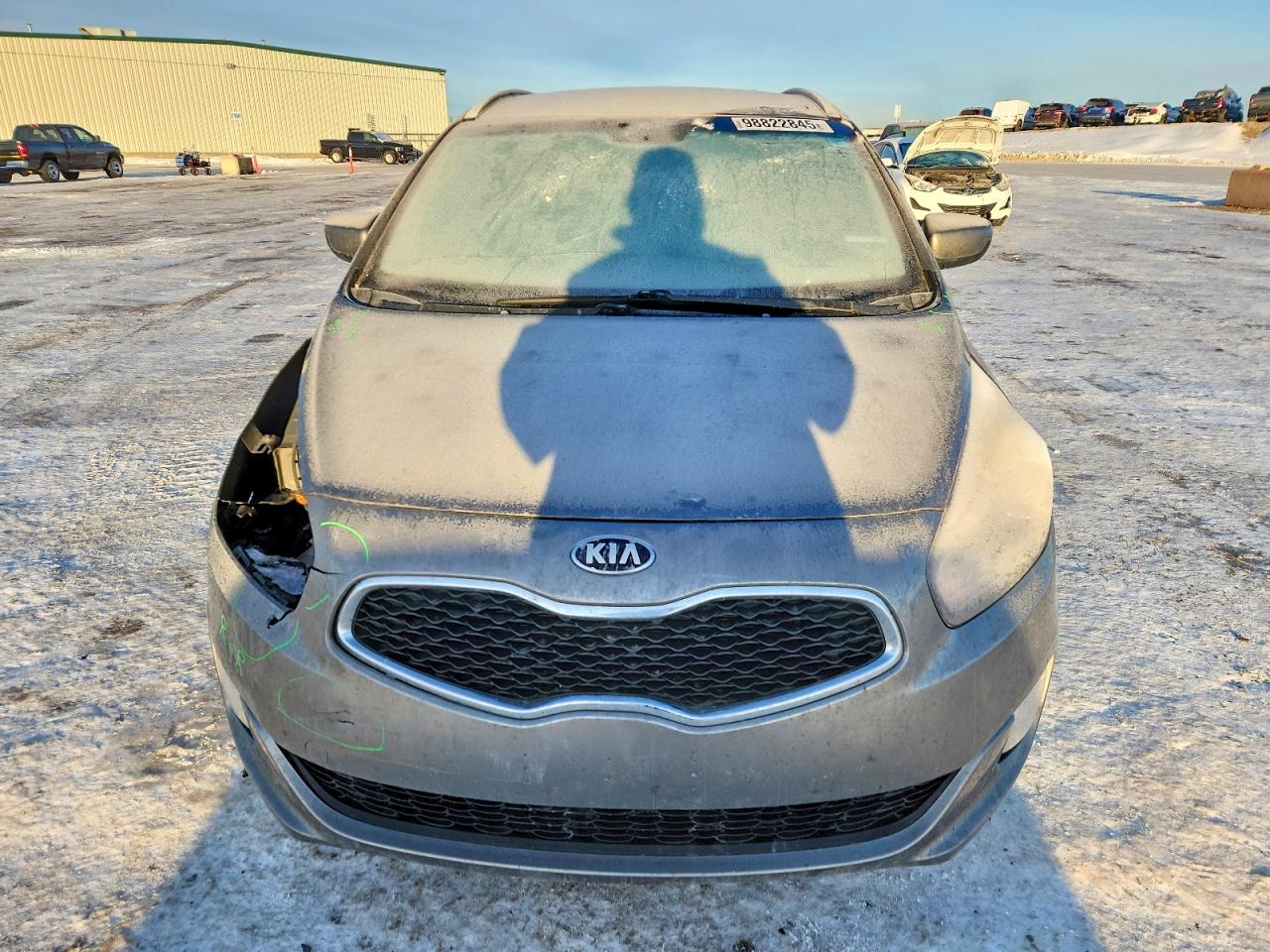 2014 Kia Rondo Серебряный vin: KNAHT8A32E7047799