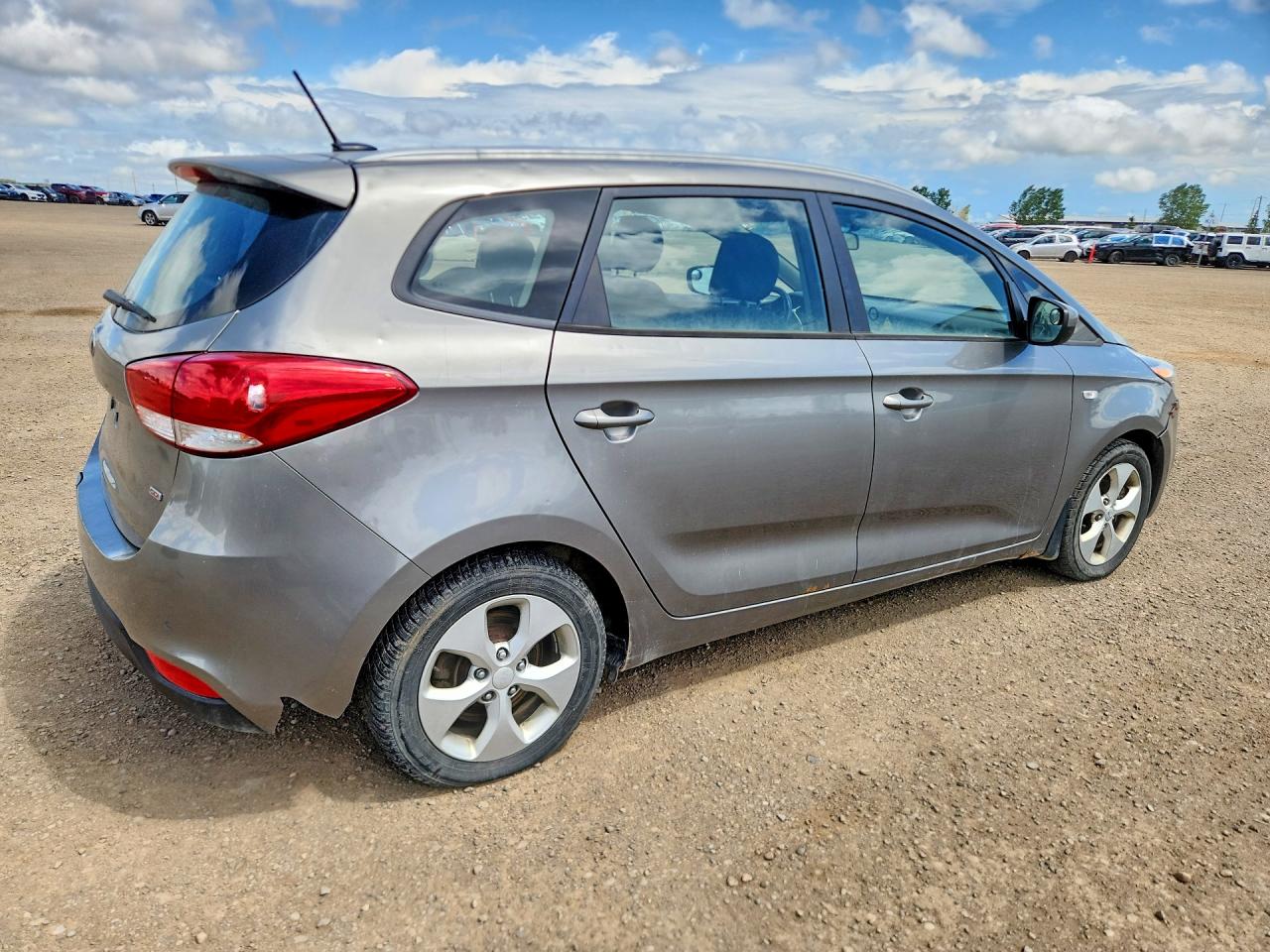 2014 Kia Rondo Gray vin: KNAHT8A35E7048462