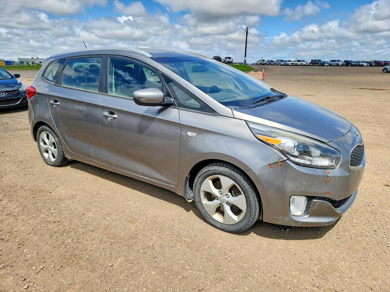 2014 Kia Rondo Gray vin: KNAHT8A35E7048462
