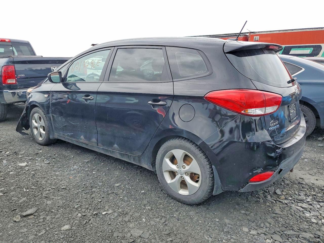 2015 Kia Rondo Черный vin: KNAHT8A37F7079939