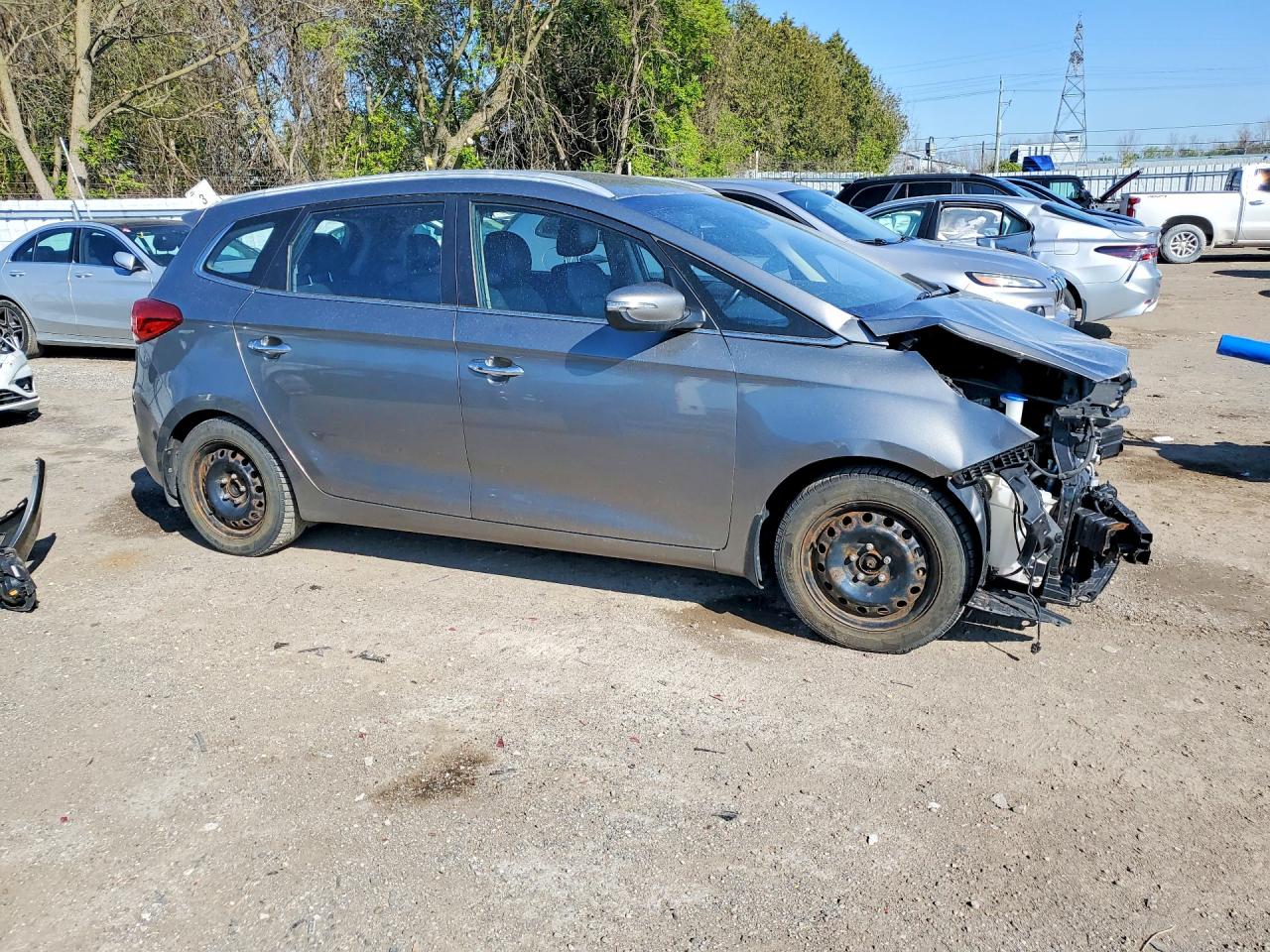 2014 Kia Rondo Gray vin: KNAHU8A33E7046187
