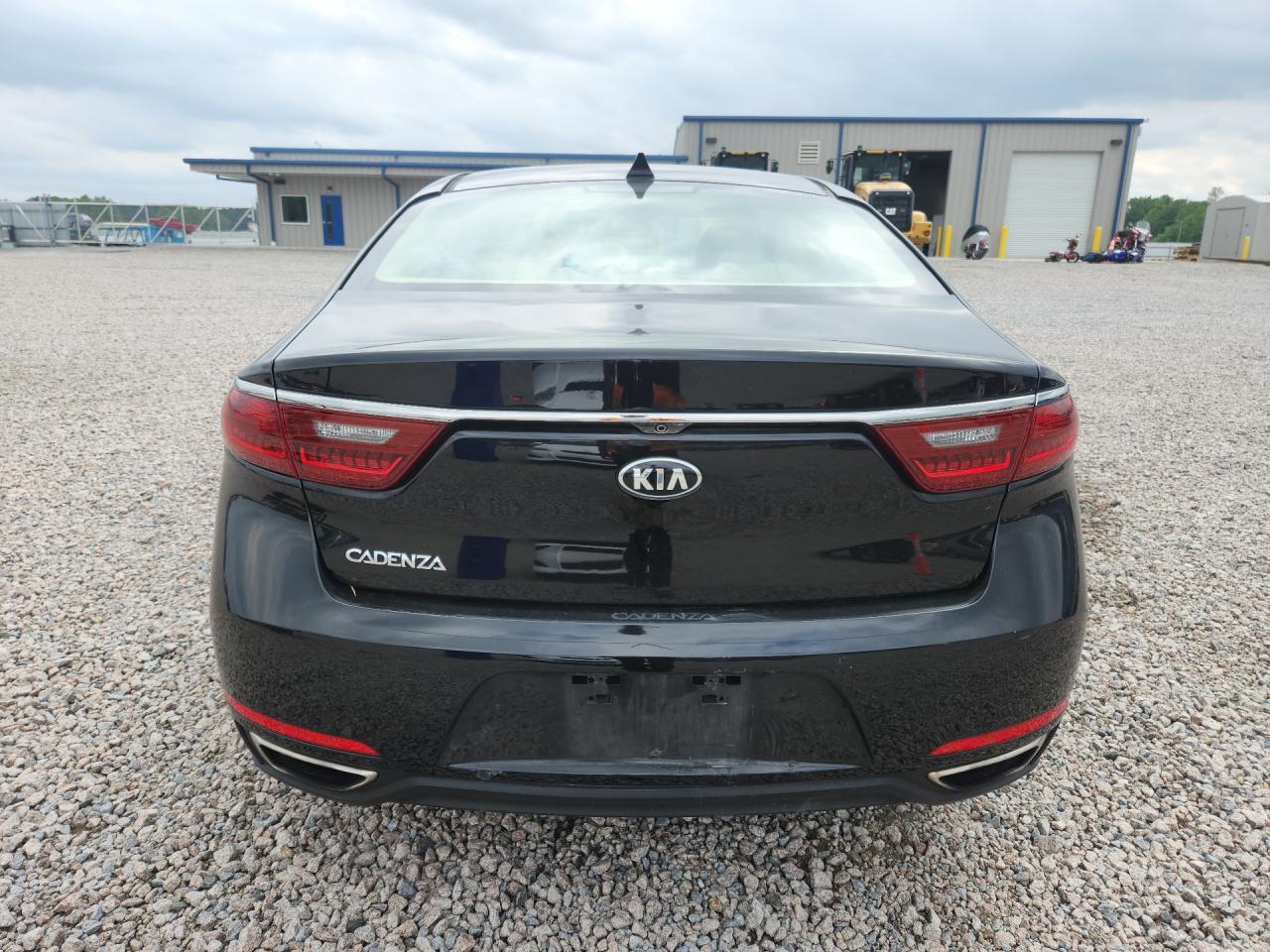 2017 Kia Cadenza Premium Black vin: KNALB4J15H5086309