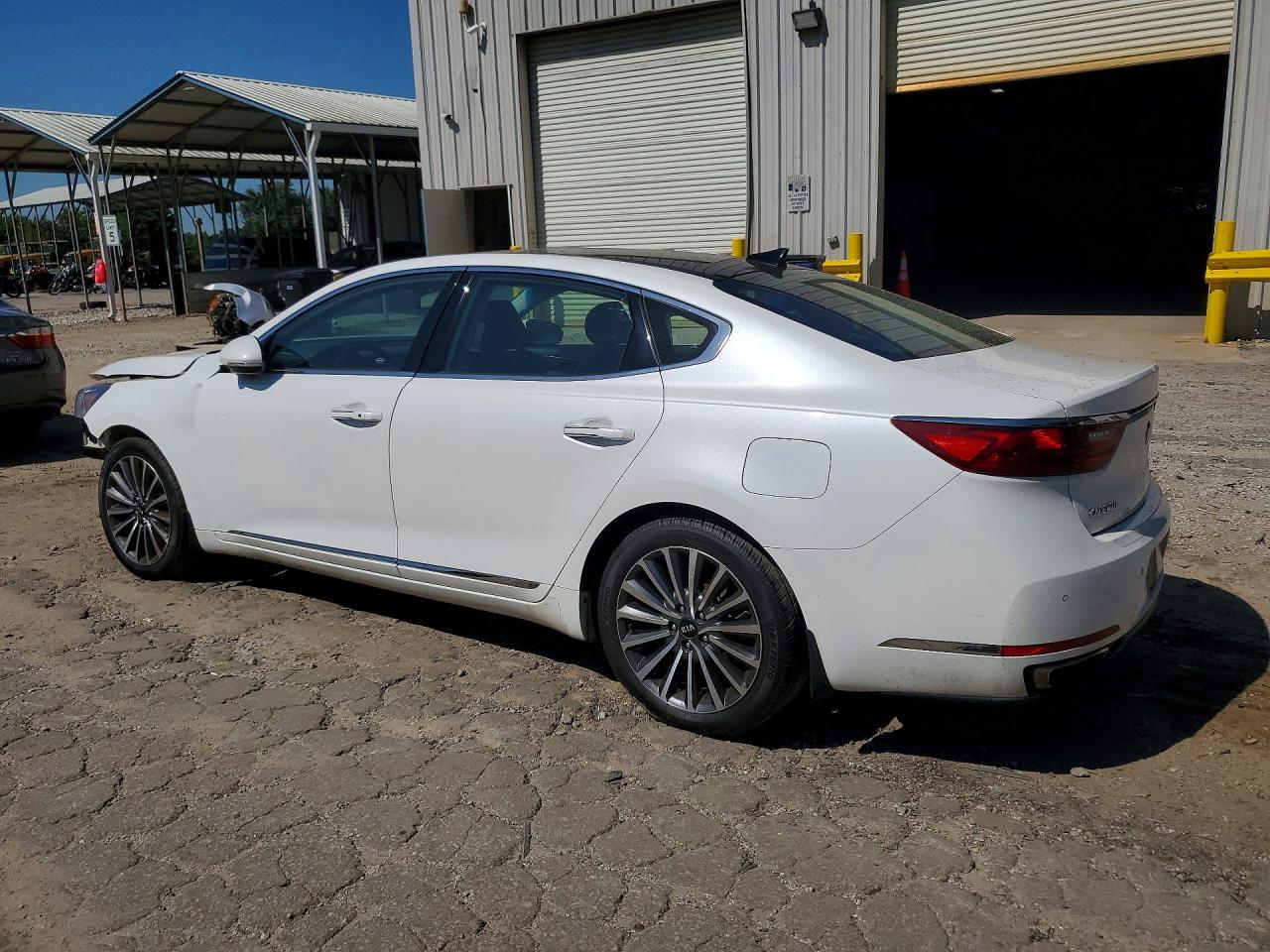2017 Kia Cadenza Premium White vin: KNALC4J12H5046184