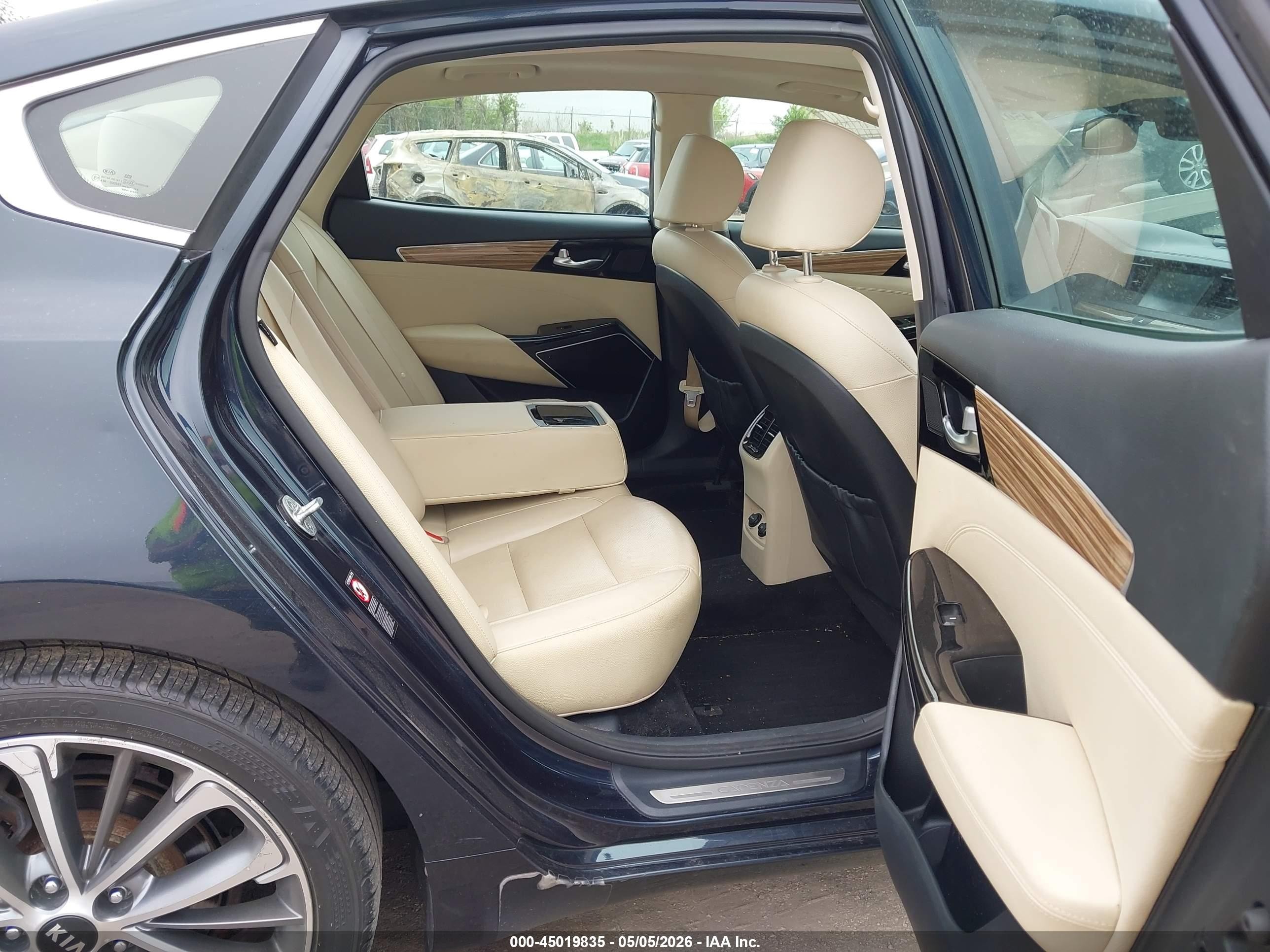 2017 Kia Cadenza Technology Черный vin: KNALC4J12H5063986