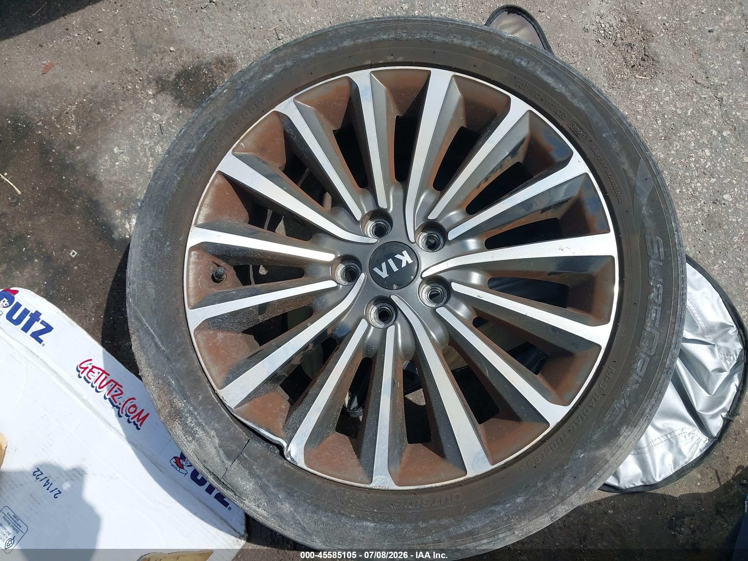 2017 Kia Cadenza Premium Silver vin: KNALC4J13H5062572