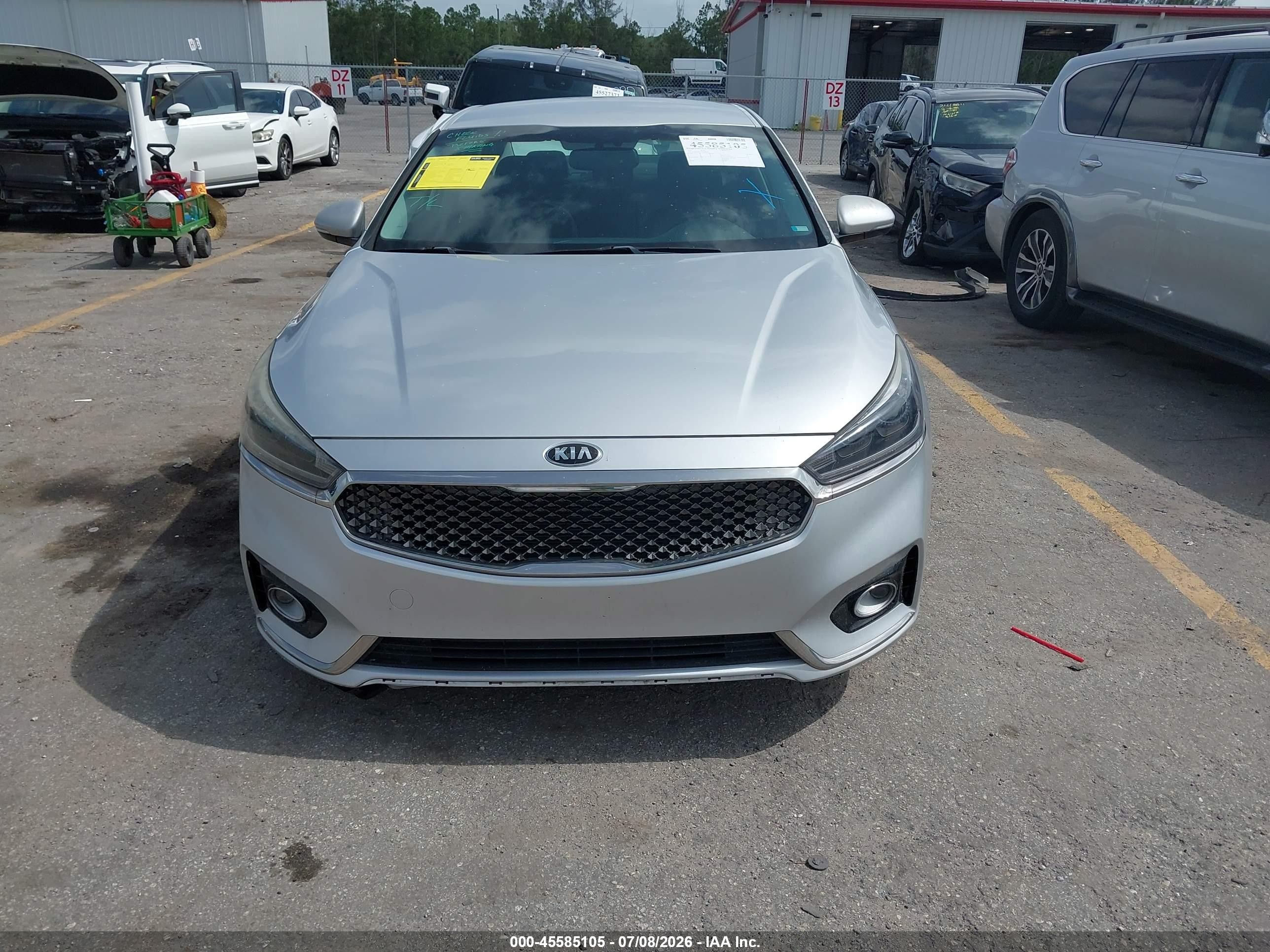 2017 Kia Cadenza Premium Silver vin: KNALC4J13H5062572