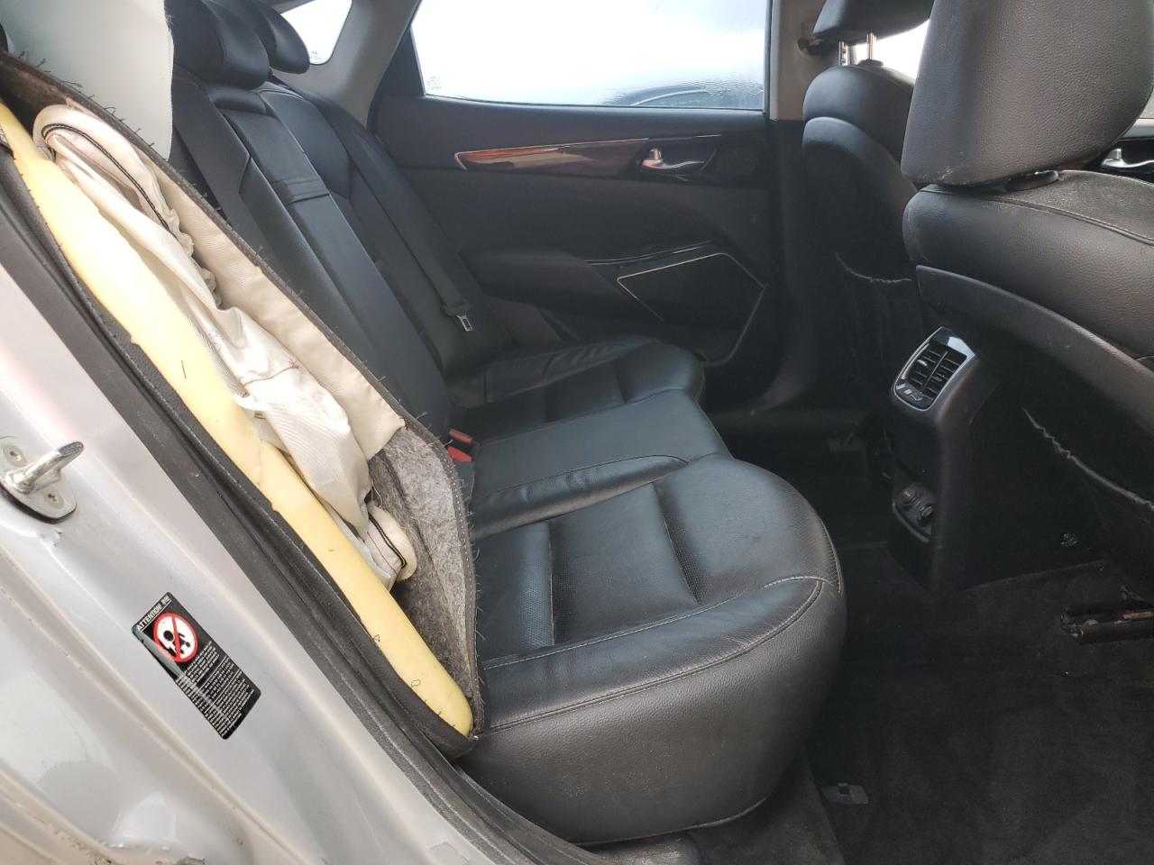2017 Kia Cadenza Premium Серебряный vin: KNALC4J19H5057358