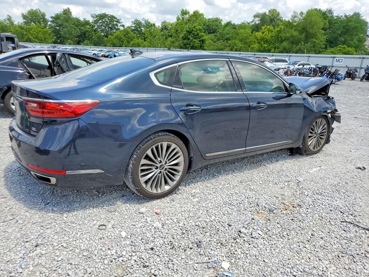 2017 Kia Cadenza Limited Черный vin: KNALC4J19H5073852