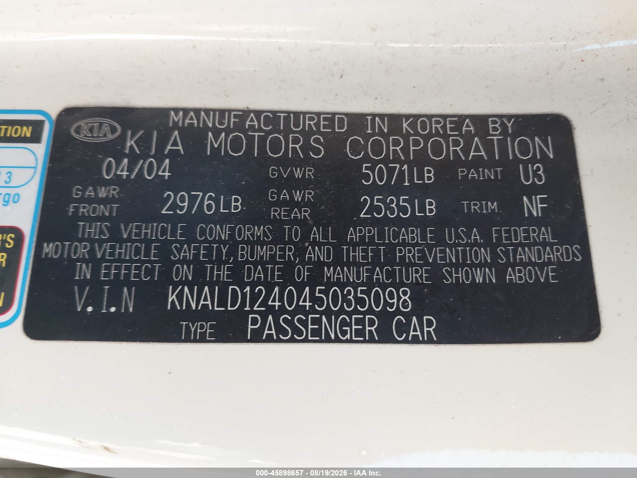 2004 Kia Amanti   White vin: KNALD124045035098