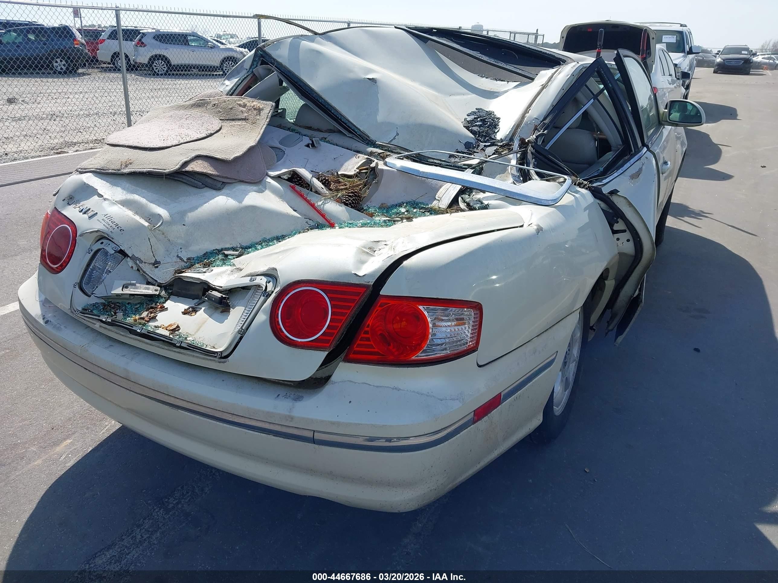 2005 Kia Amanti   Champagne vin: KNALD124055082889