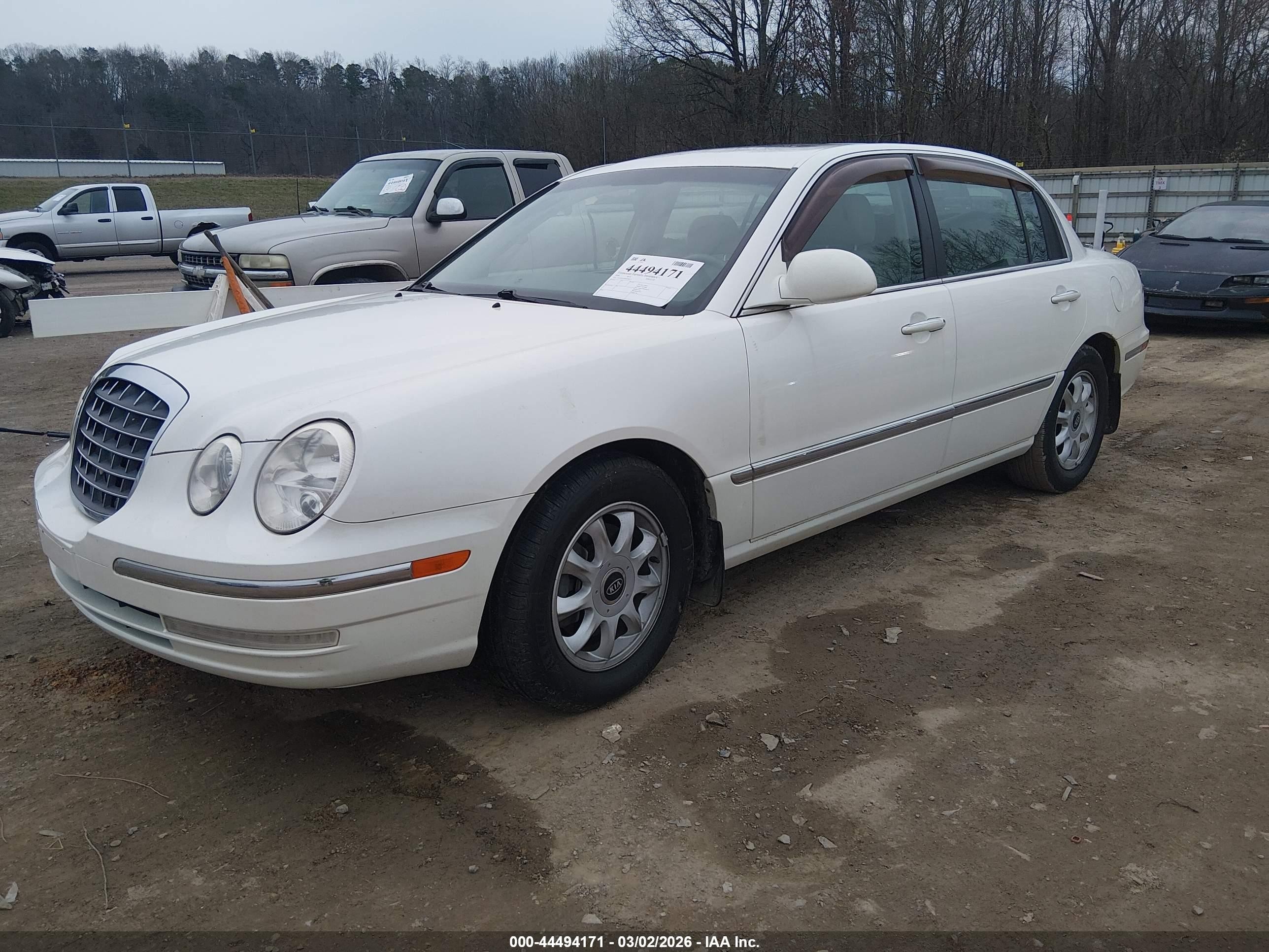 2006 Kia Amanti   White vin: KNALD124065100017