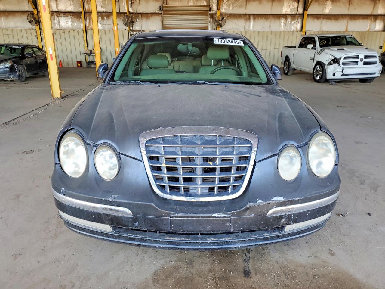 2004 Kia Amanti Base Gray vin: KNALD124145030394