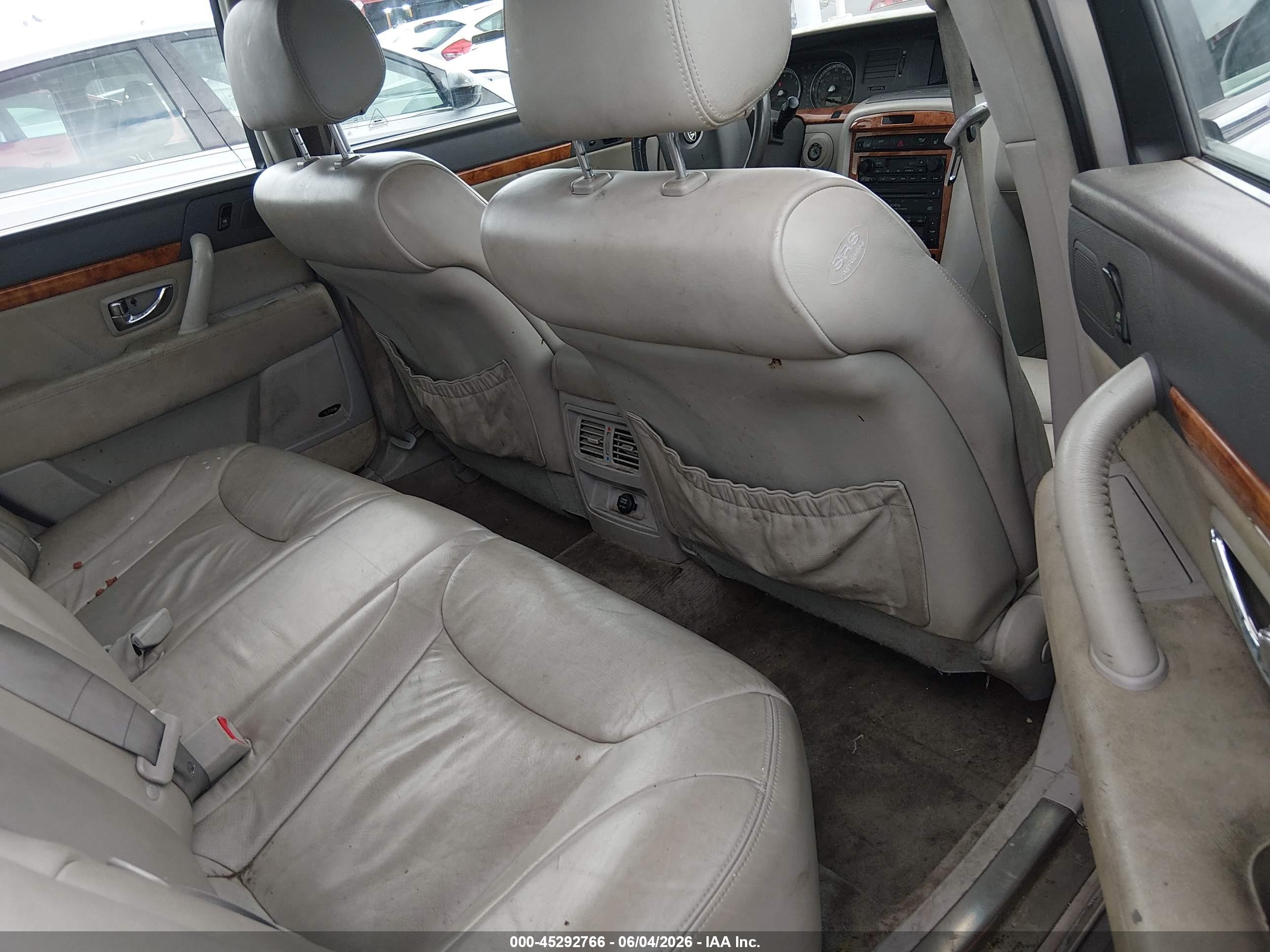 2005 Kia Amanti   Gray vin: KNALD124155052154