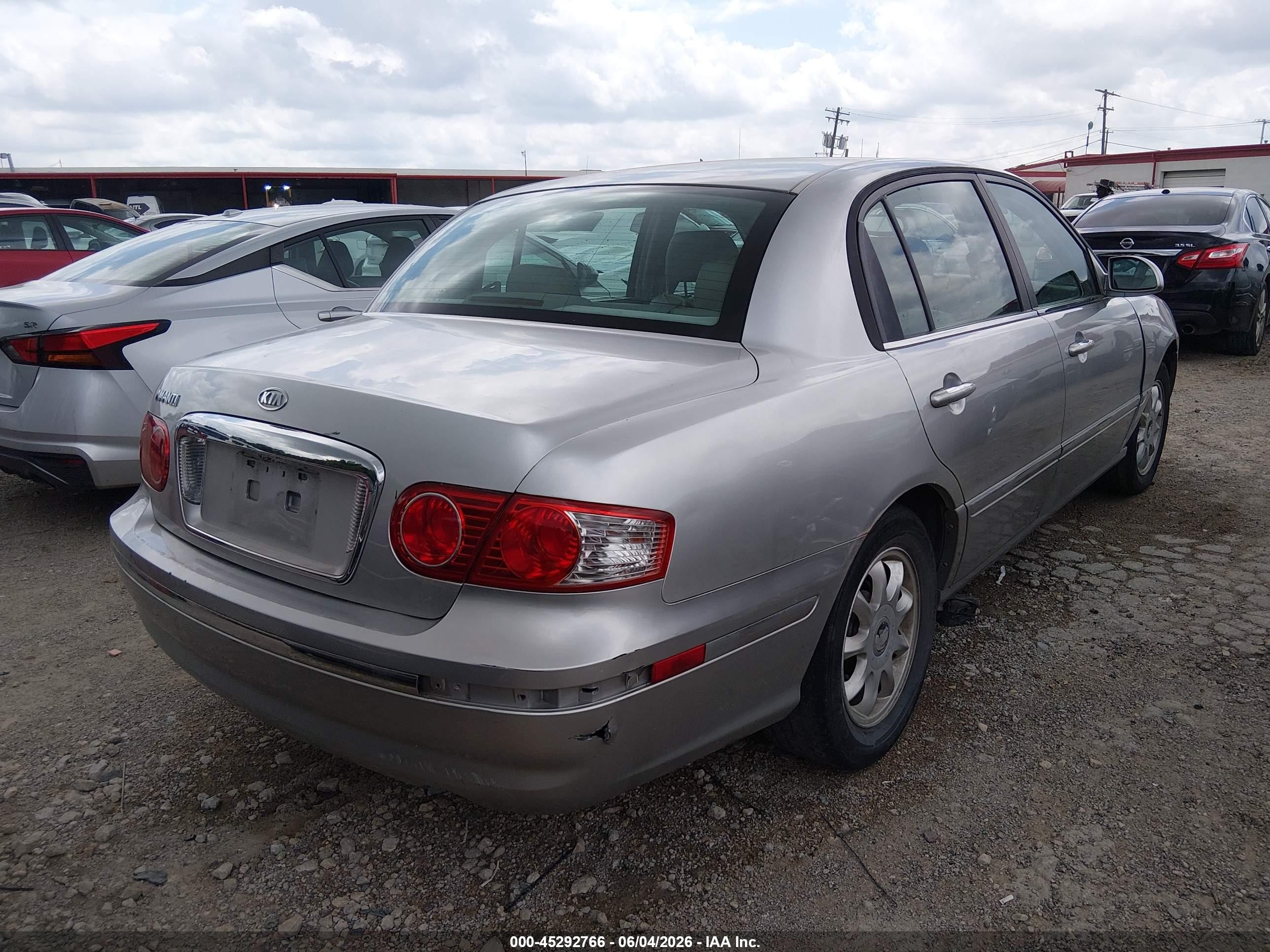 2005 Kia Amanti   Gray vin: KNALD124155052154
