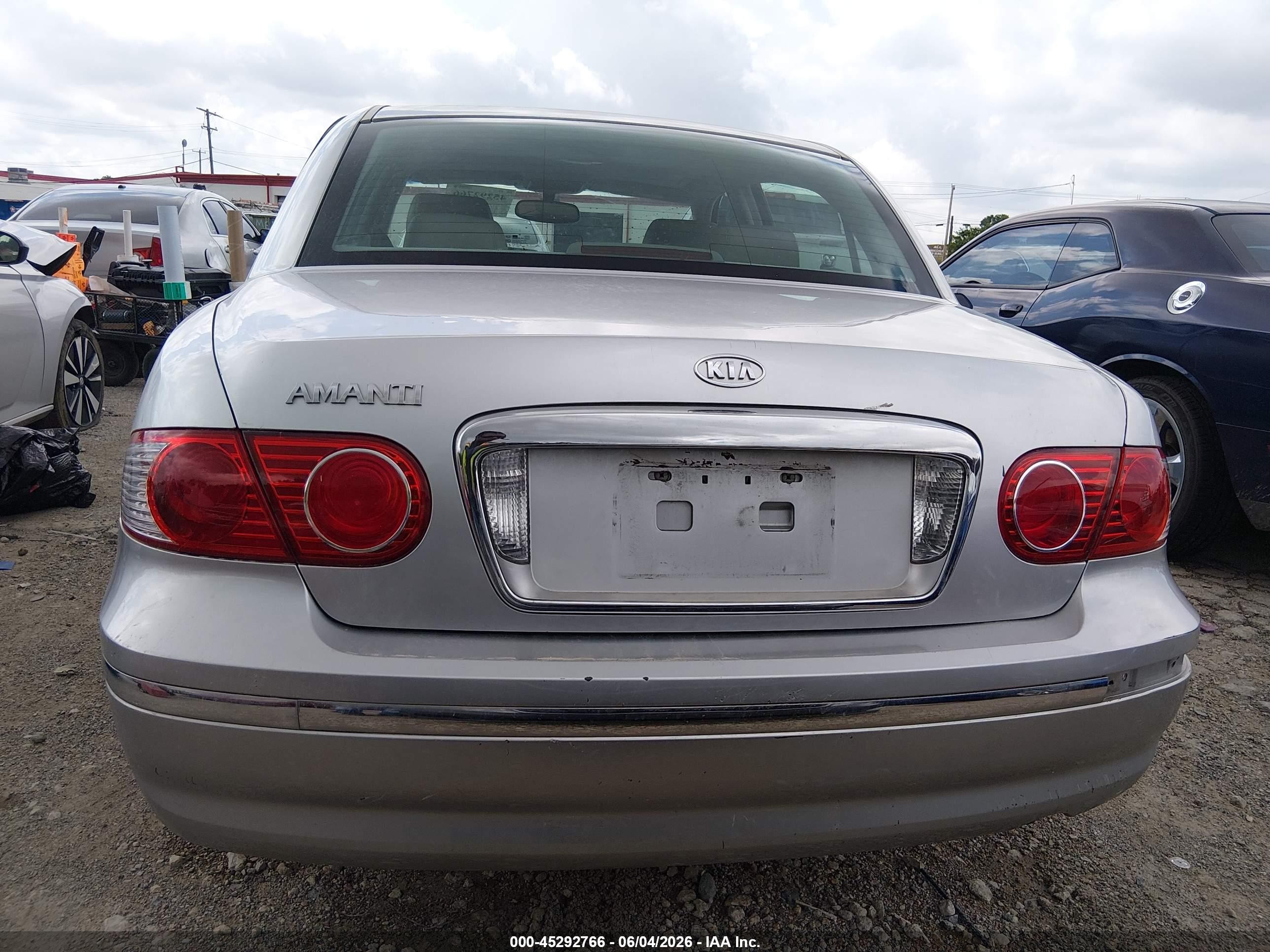 2005 Kia Amanti   Gray vin: KNALD124155052154