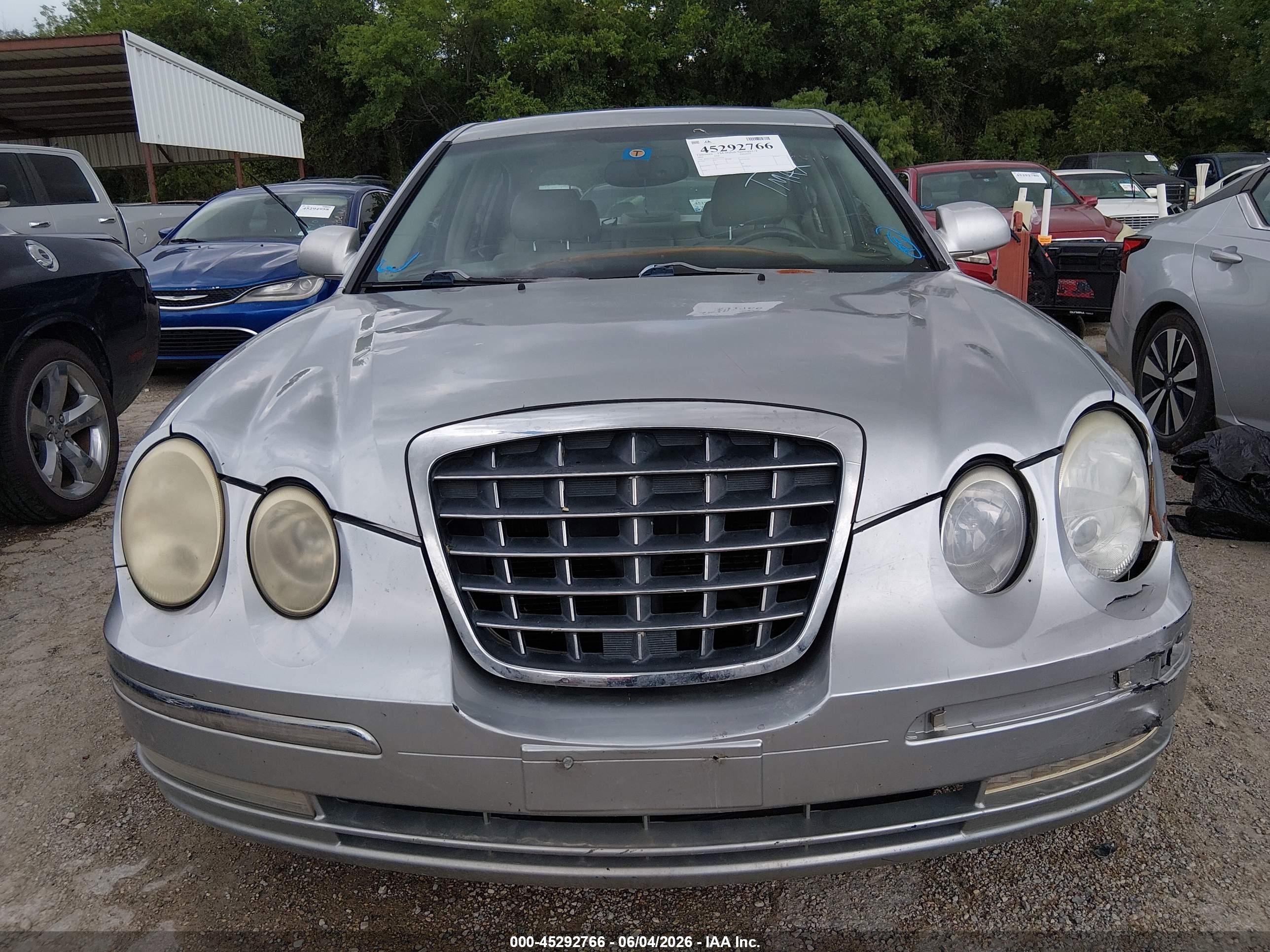 2005 Kia Amanti   Gray vin: KNALD124155052154