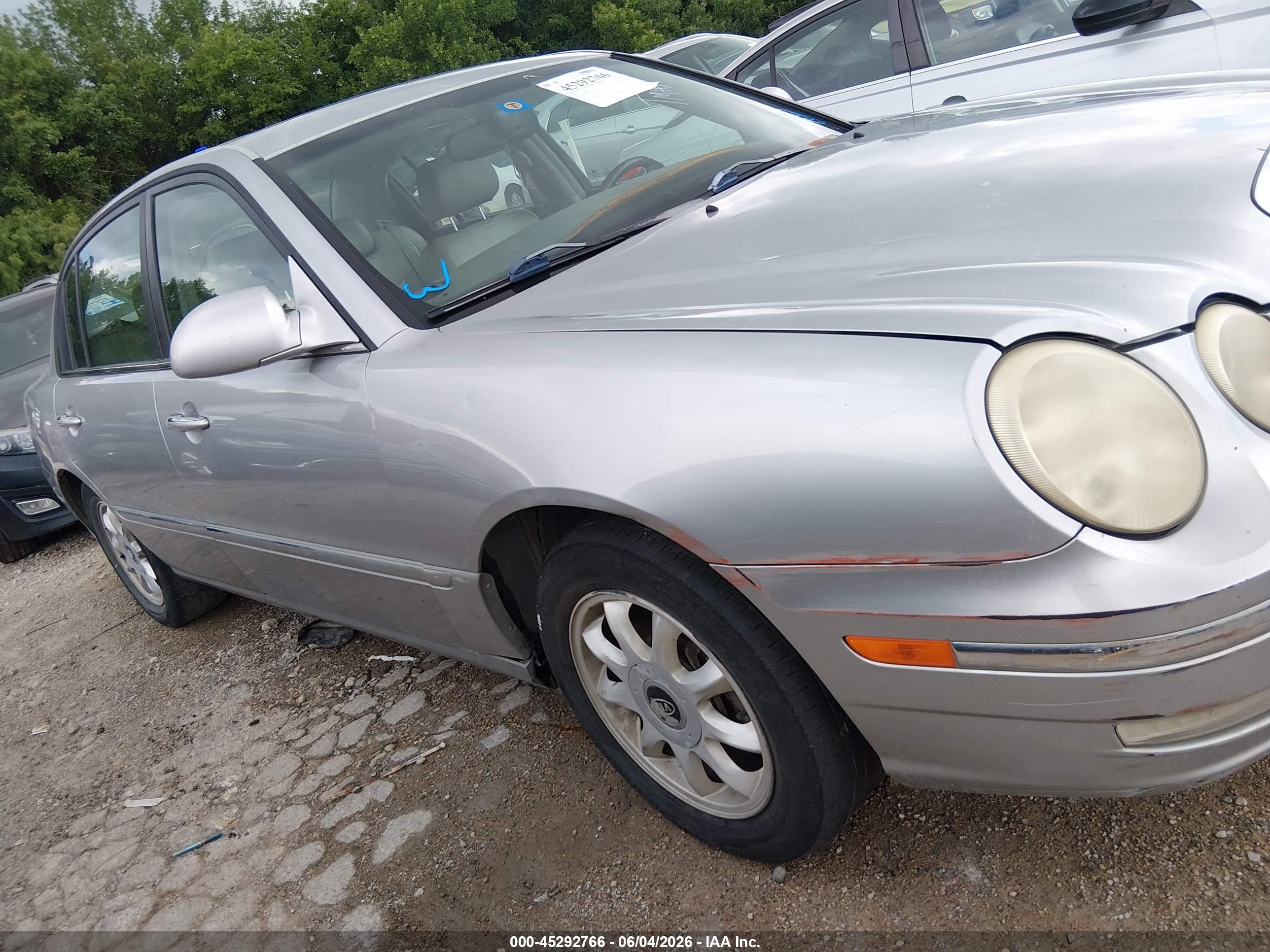 2005 Kia Amanti   Gray vin: KNALD124155052154