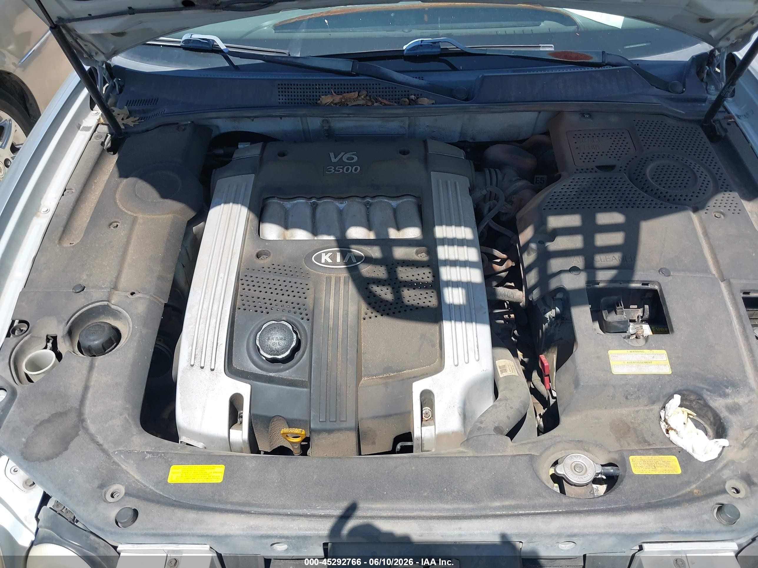 2005 Kia Amanti   Gray vin: KNALD124155052154
